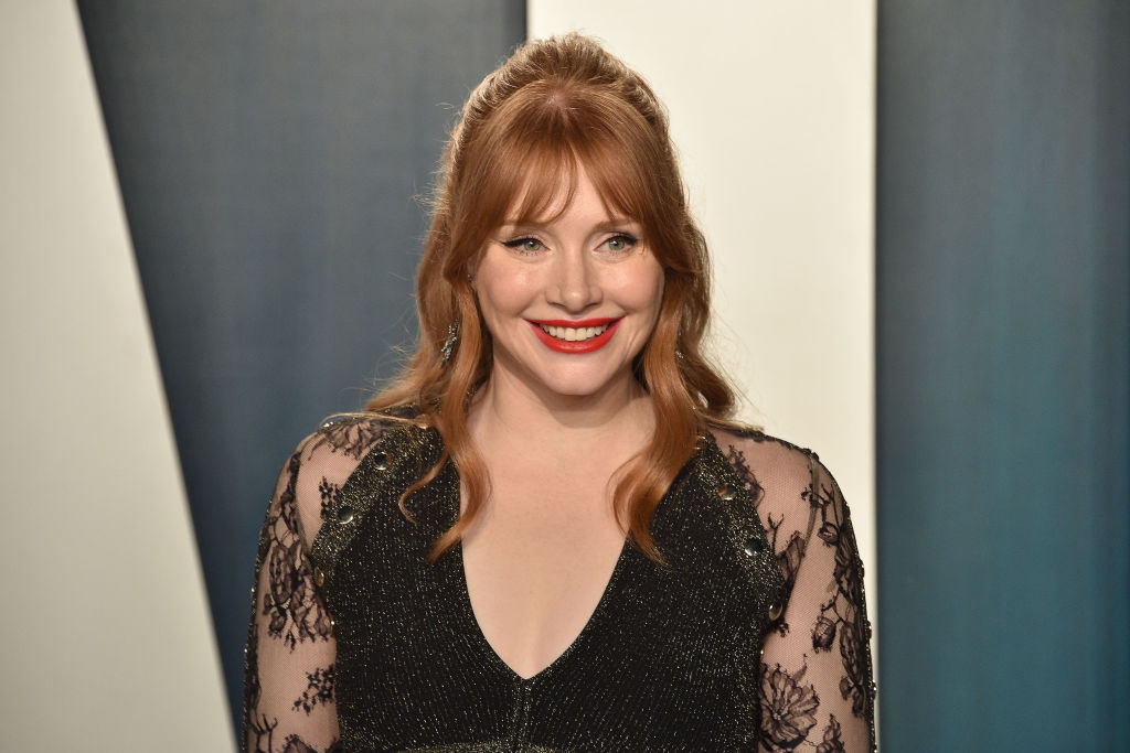 Bryce Dallas Howard attends the 2020 Vanity Fair Oscar Party at Wallis Annenberg Center for the Performing Arts on February 09, 2020 in Beverly Hills, California. 