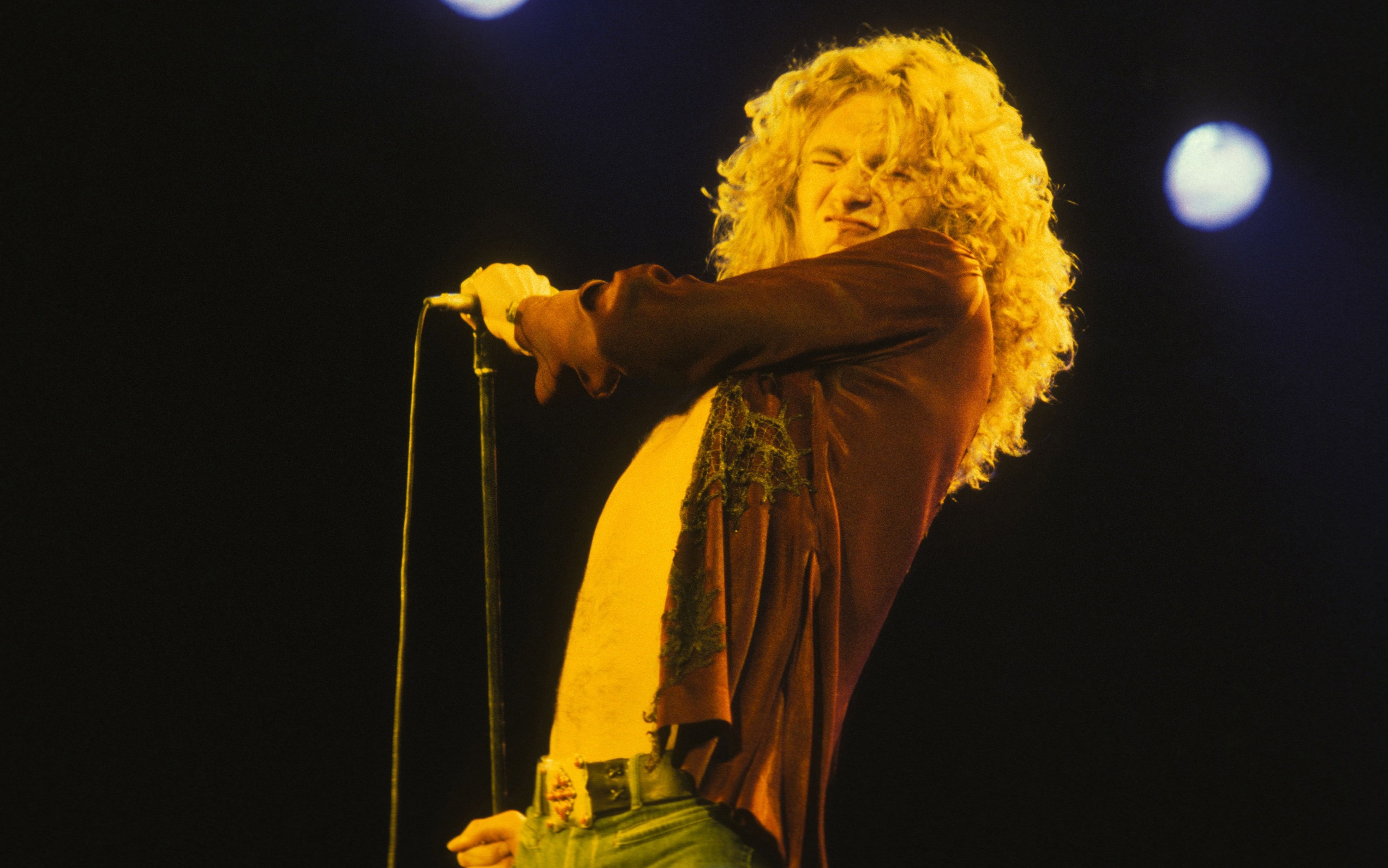 Robert Plant on stage