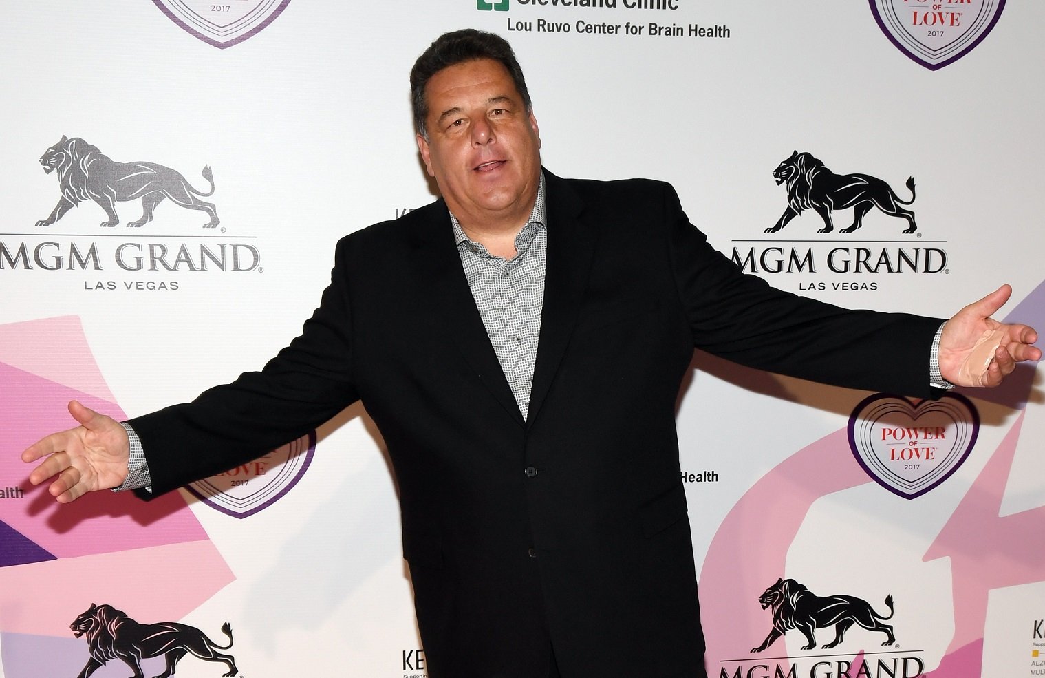 Steve Schirripa attending a benefit