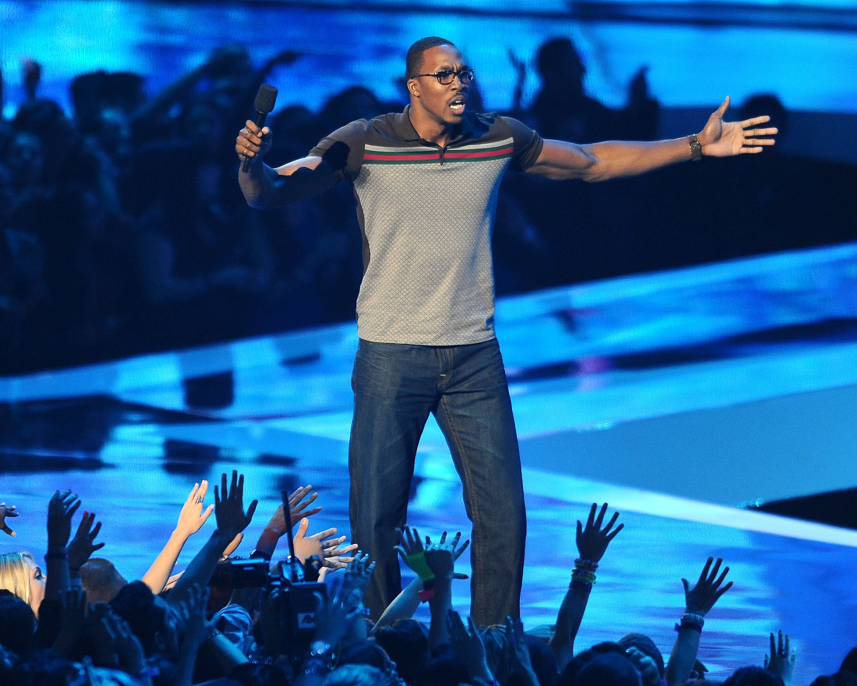 Dwight Howard speaking at an awards show