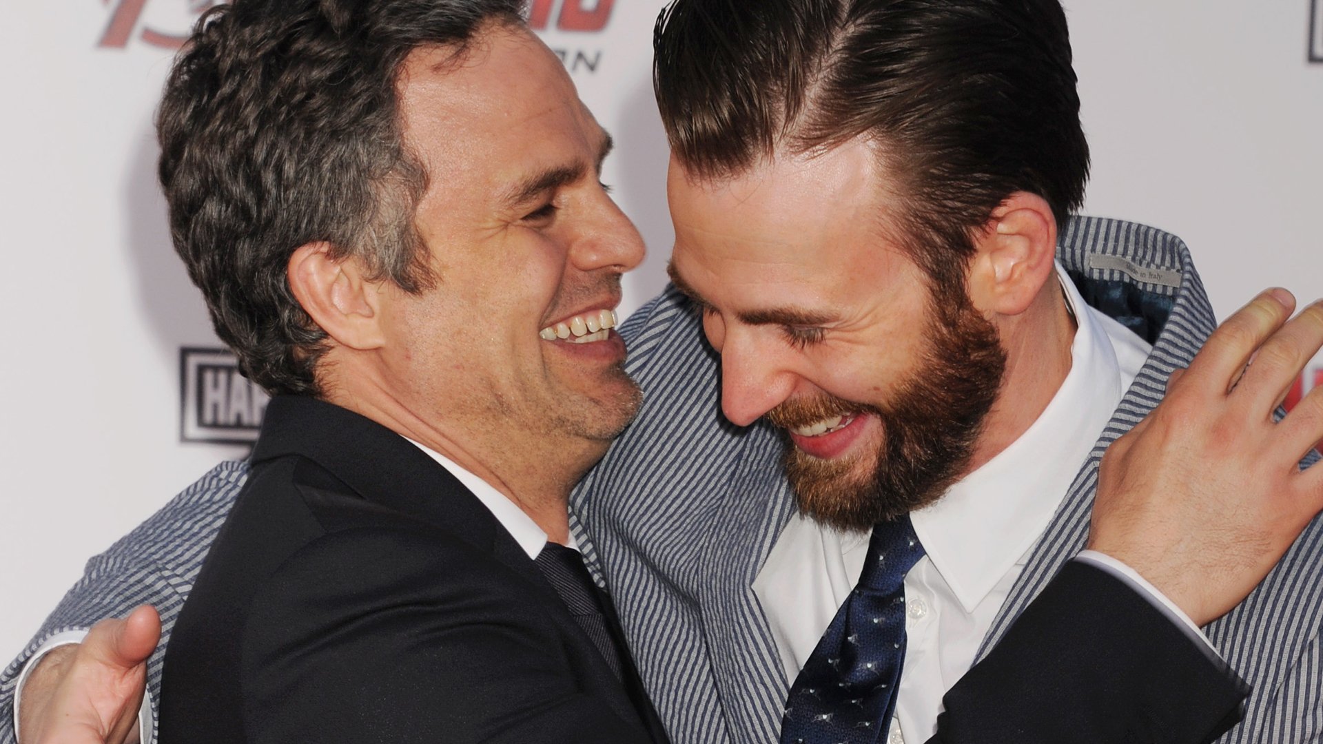 Actors Mark Ruffalo (L) and Chris Evans arrive at the Marvel's 'Avengers: Age Of Ultron' - Los Angeles Premiere at Dolby Theatre on April 13, 2015 in Hollywood, California. 
