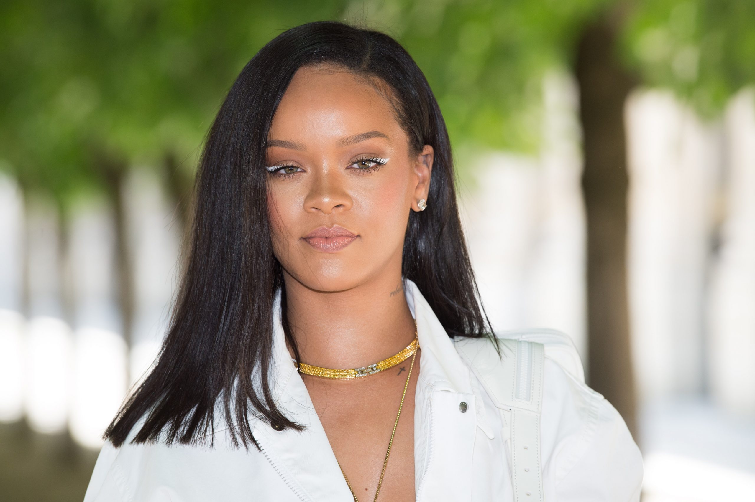 Rihanna Recalls the Exact Moment She Fell in Love With Makeup: ‘I Was So Hooked’