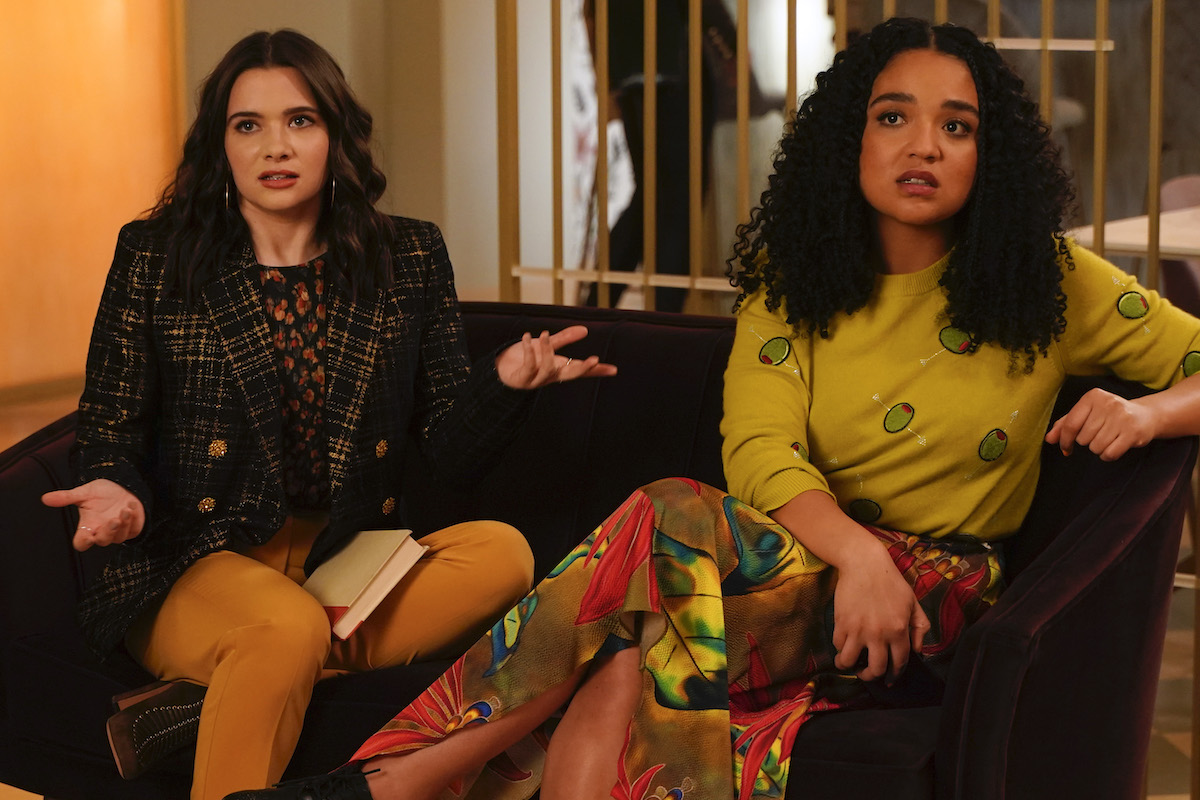 Katie Stevens as Jane Sloan, Aisha Dee as Kat Edison on 'The Bold Type'