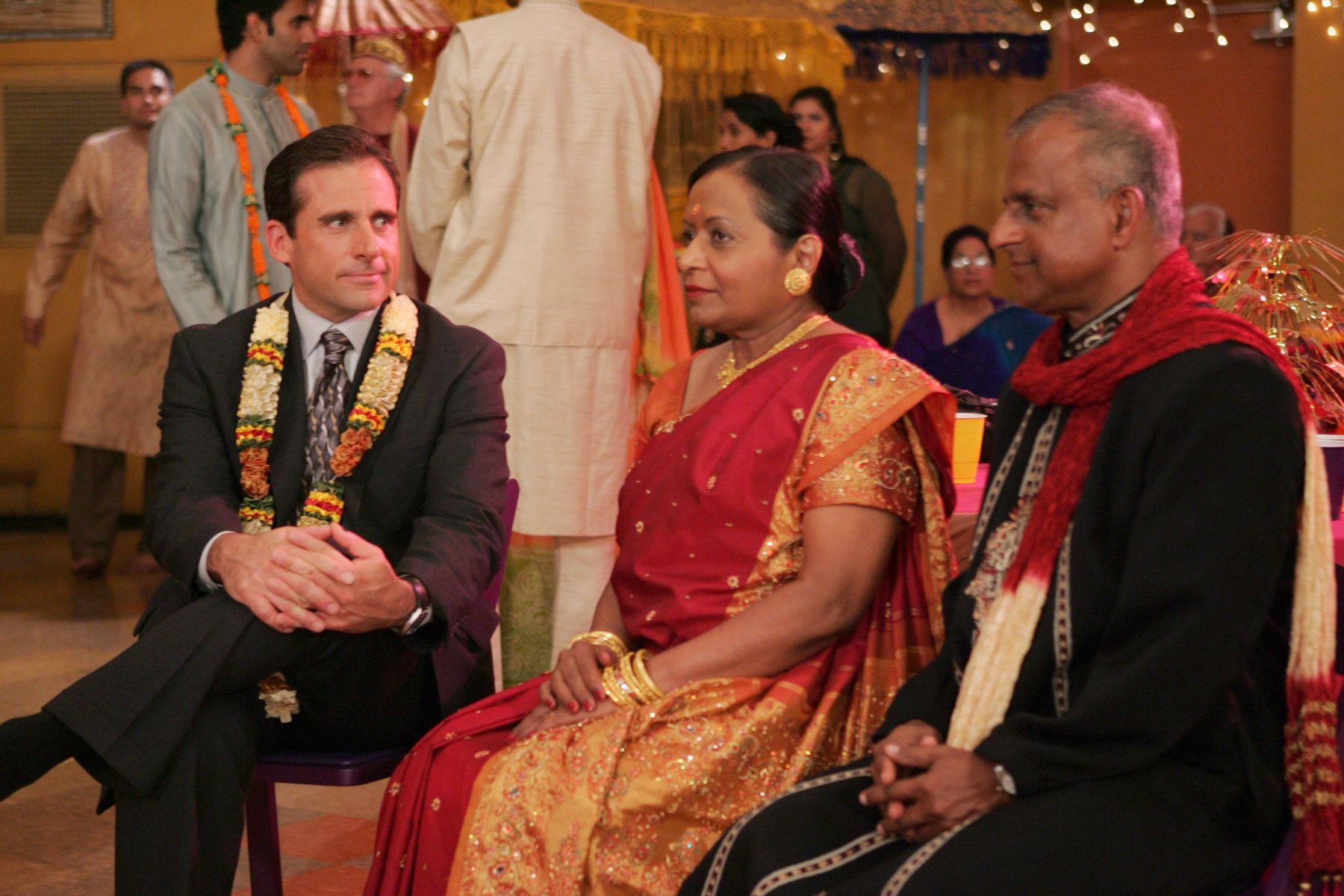 Steve Carell with Mindy Kaling's parents Swati Chokalingam, and Avu Chokalingam in "Diwali"