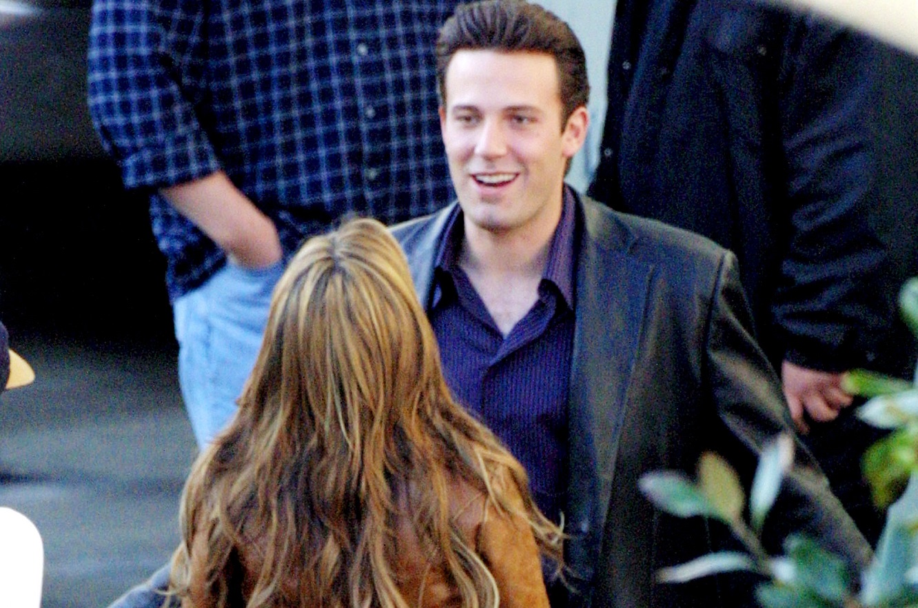 Ben Affleck and J.Lo on set of 'Gigli'