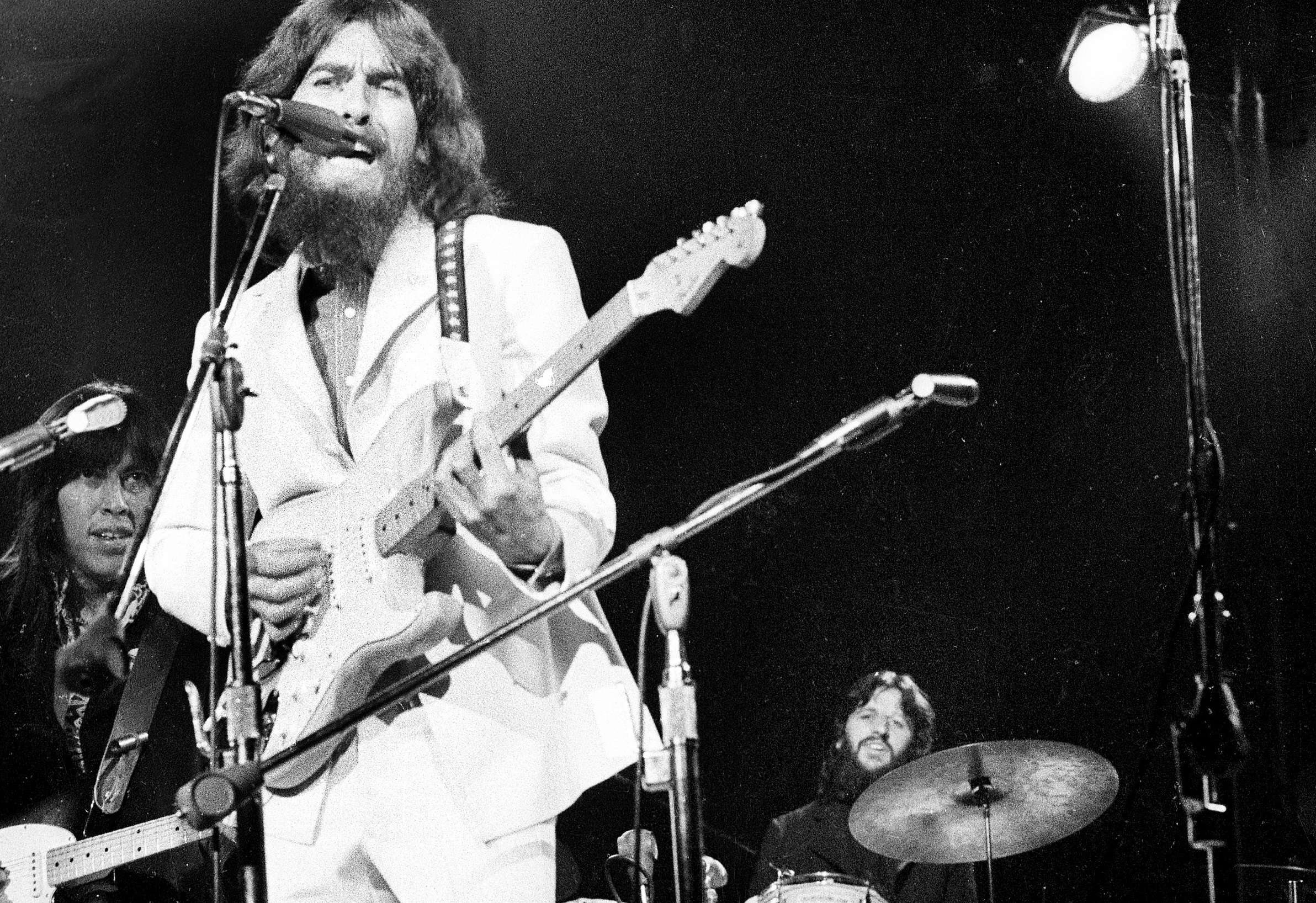 George Harrison and Ringo performing in 1971