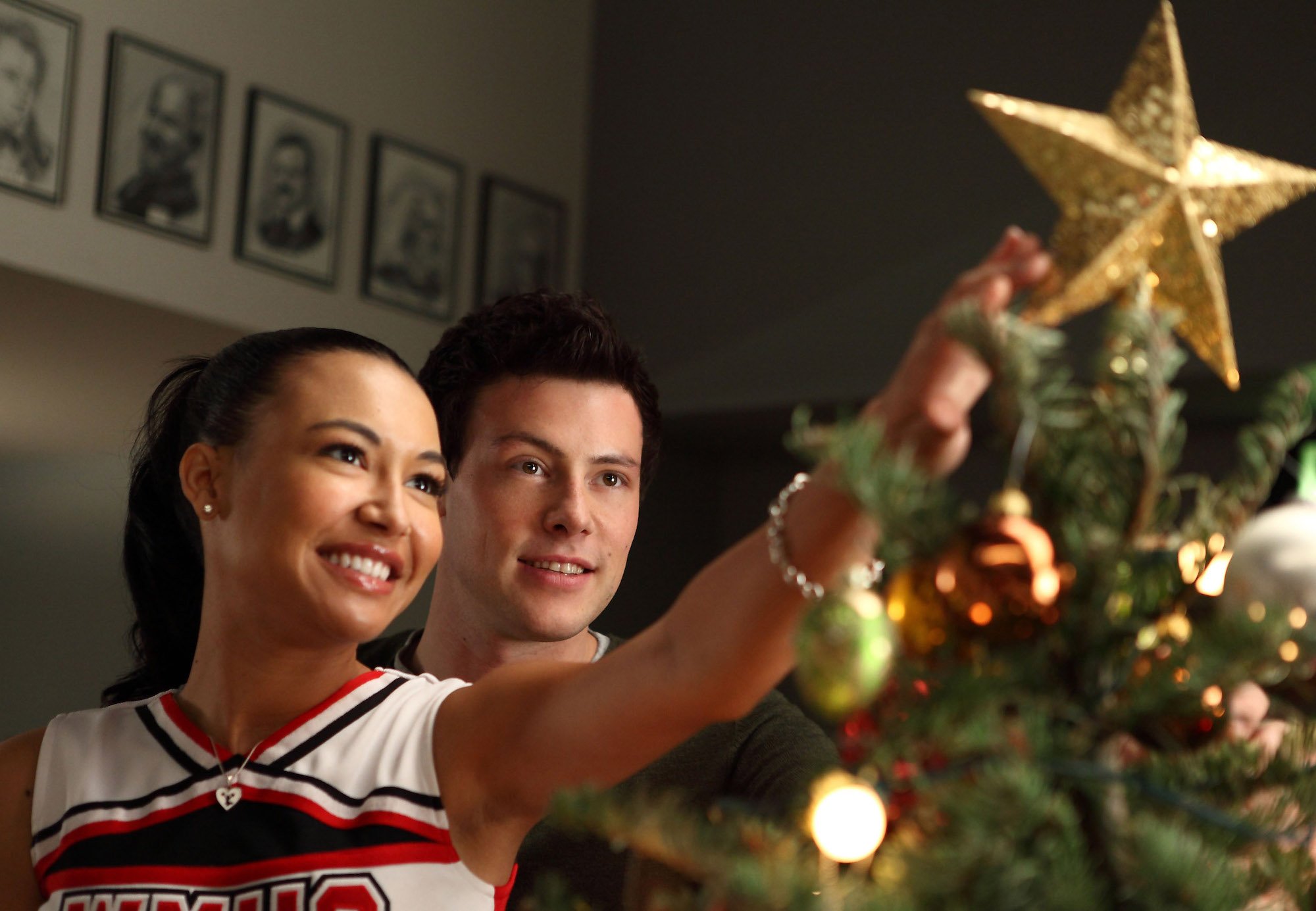 Santana (Naya Rivera, L) and Finn (Cory Monteith, R) in the episode "A Very Glee Christmas" on 'Glee'