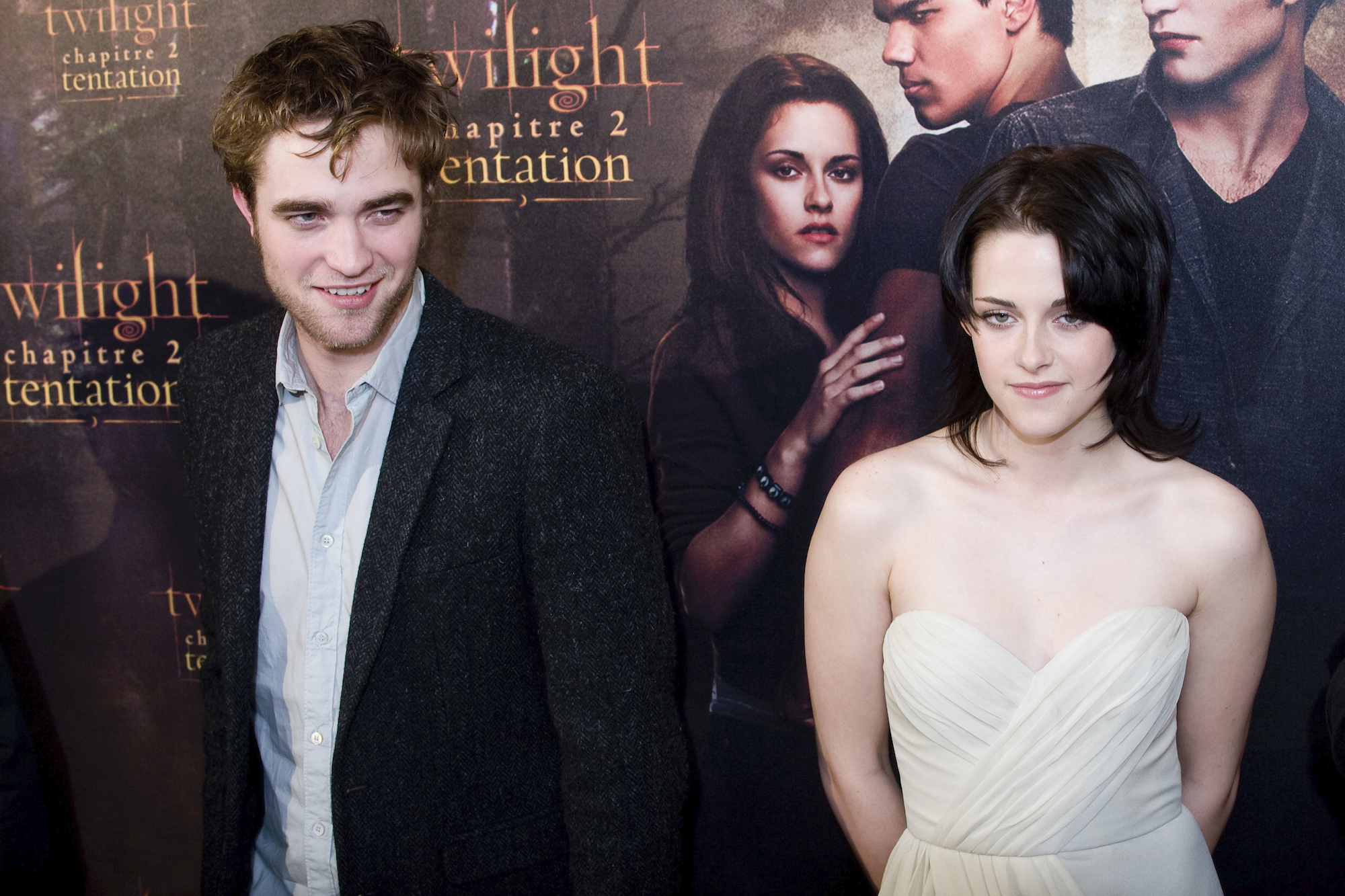 Robert Pattinson and Kristen Stewart at the 'The Twilight Saga: New Moon' premiere in Paris.