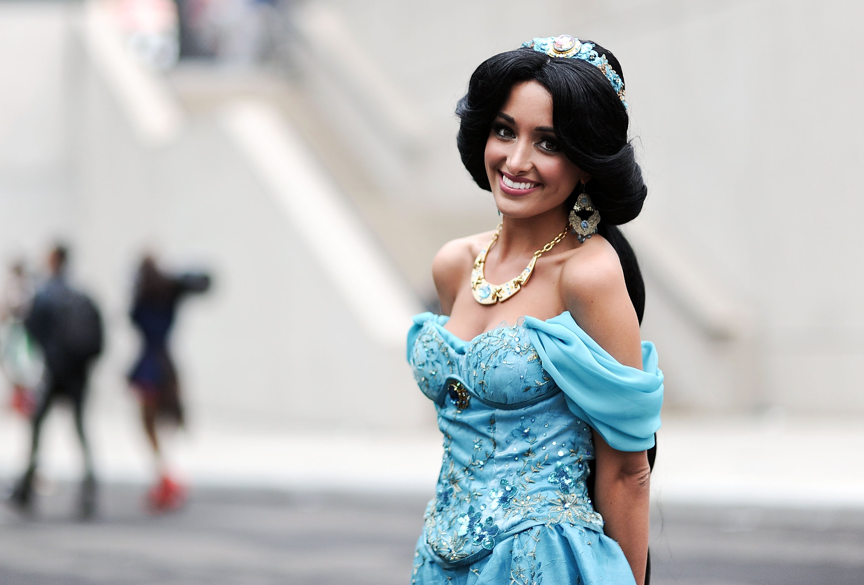 Someone dressed as Jasmine