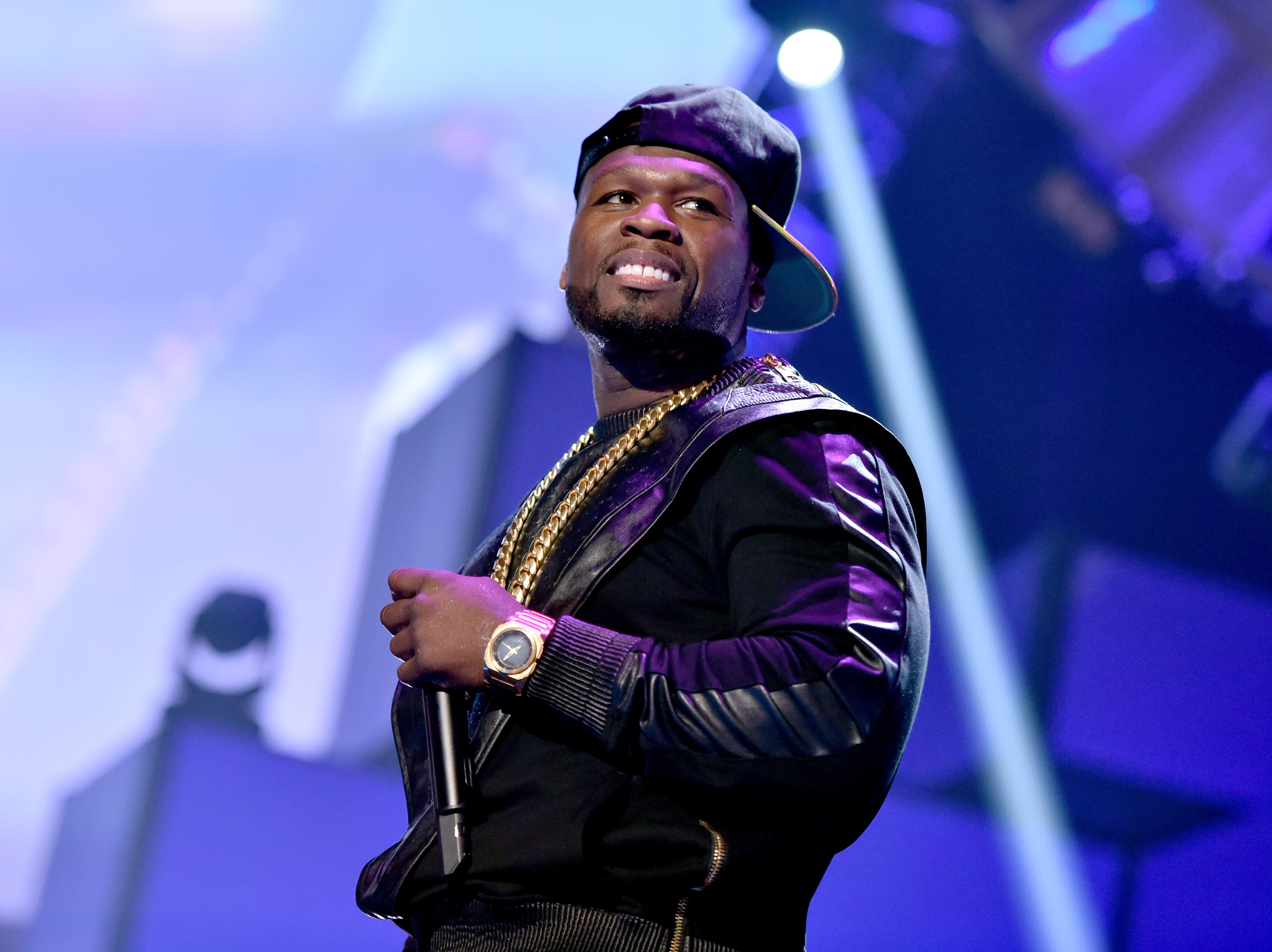 50 Cent wearing a hat