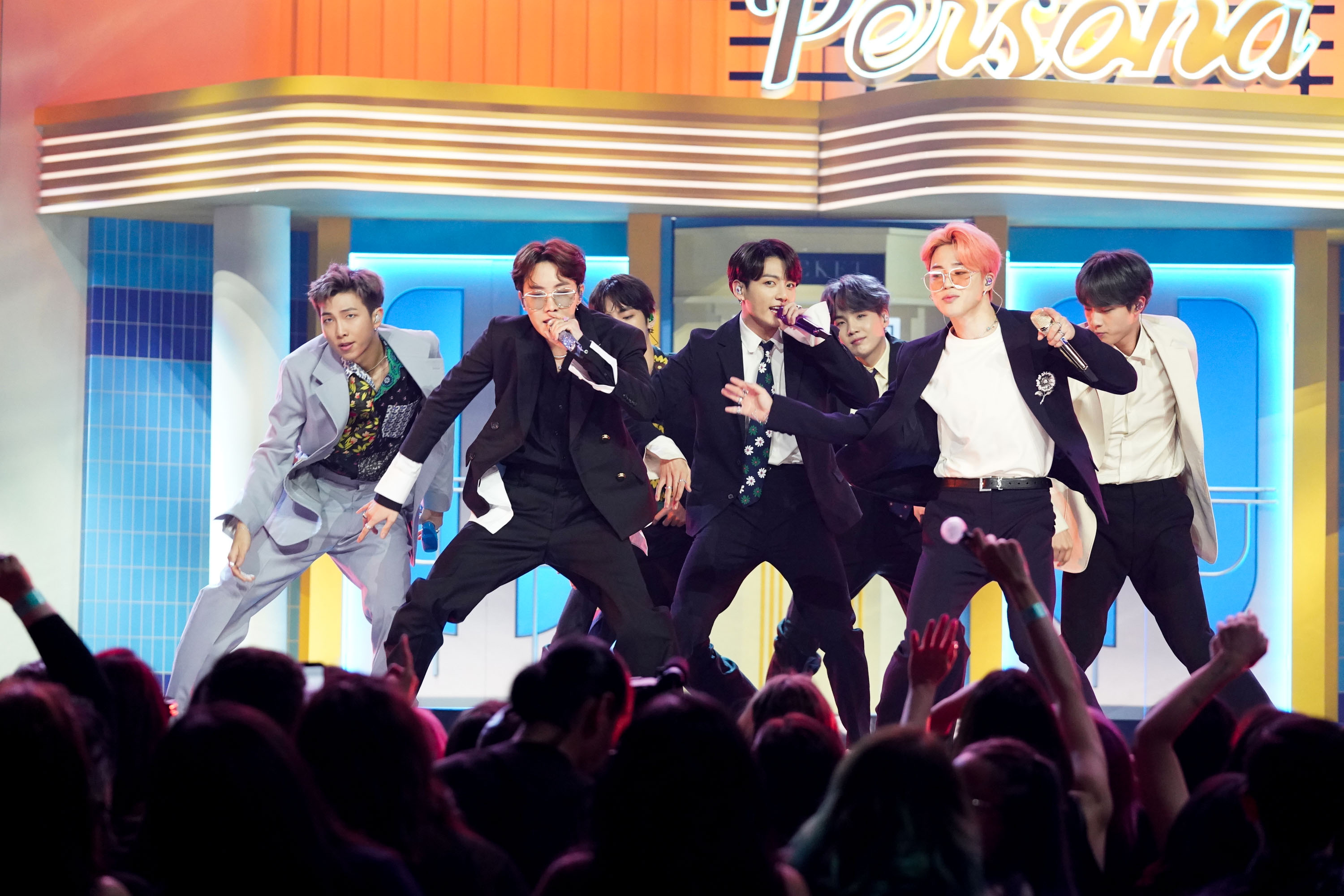 BTS performs at the 2019 Billboard Music Awards 