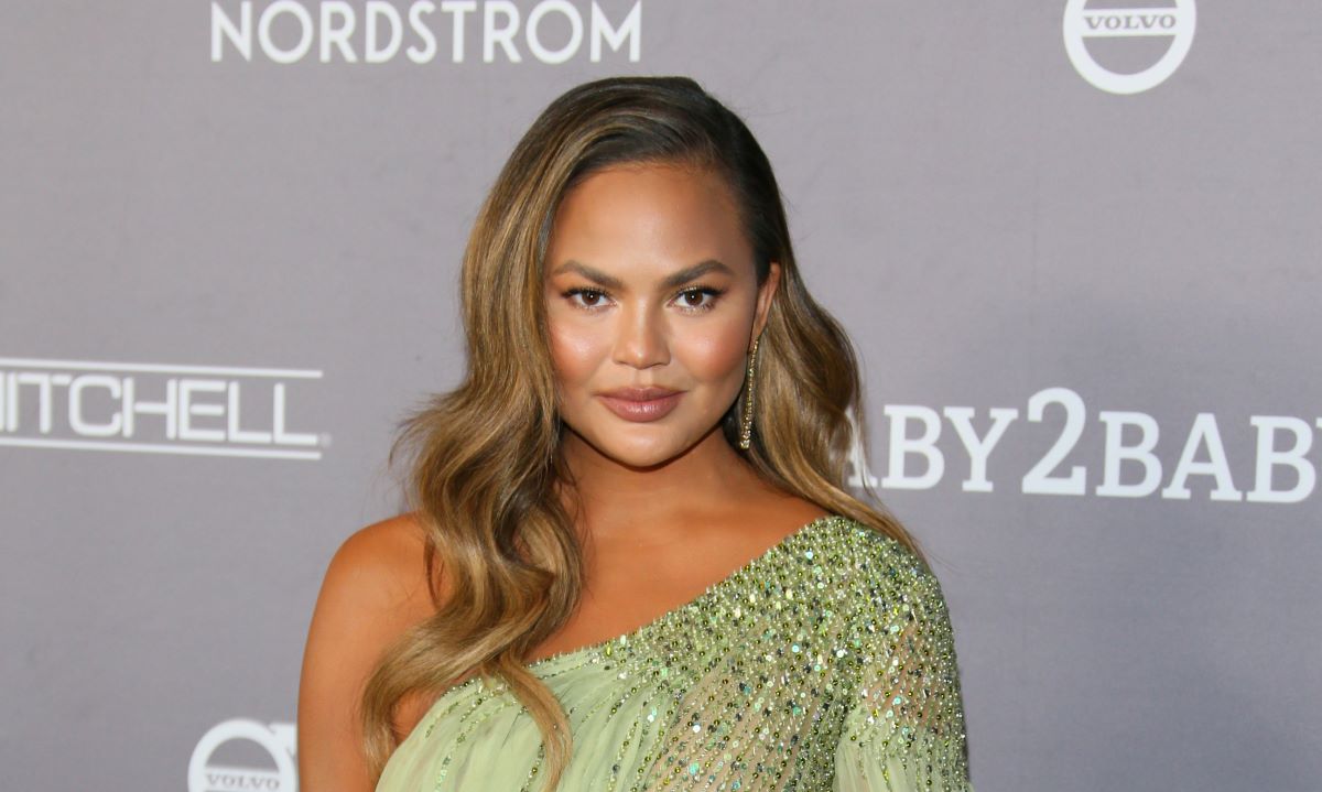 How Chrissy Teigen and John Legend Talk to Their Kids About the Dangers(02)