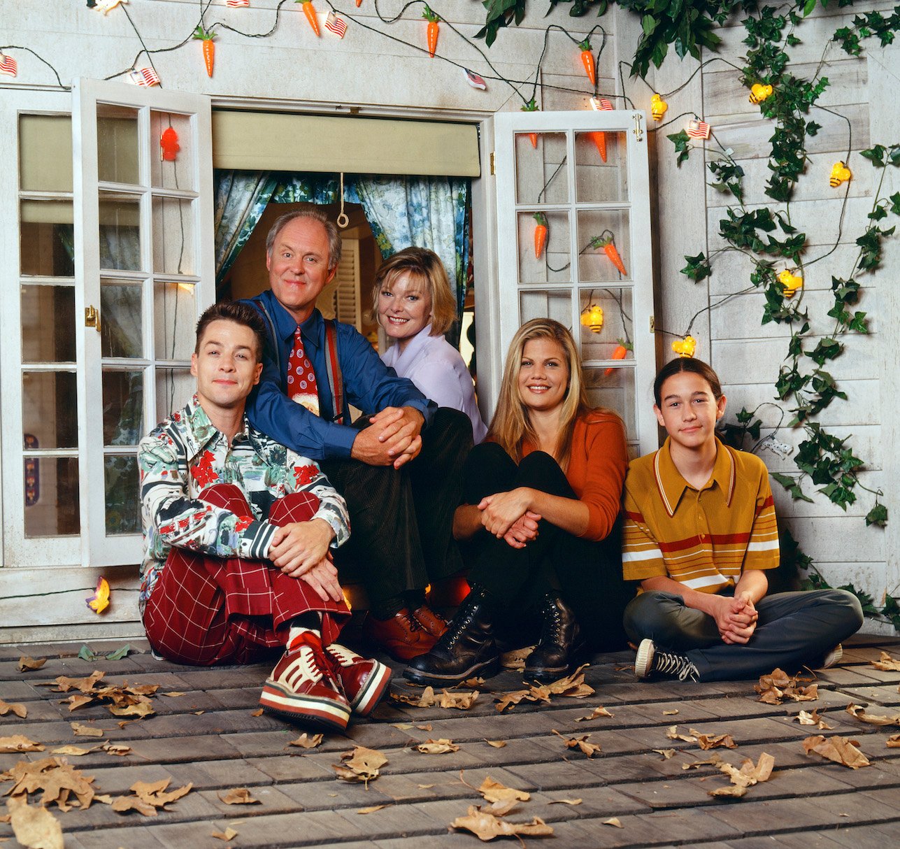 French Stewart, John Lithgow, Jane Curtin, Kristen Johnston, and Joseph Gordon-Levitt on '3rd Rock from the Sun'