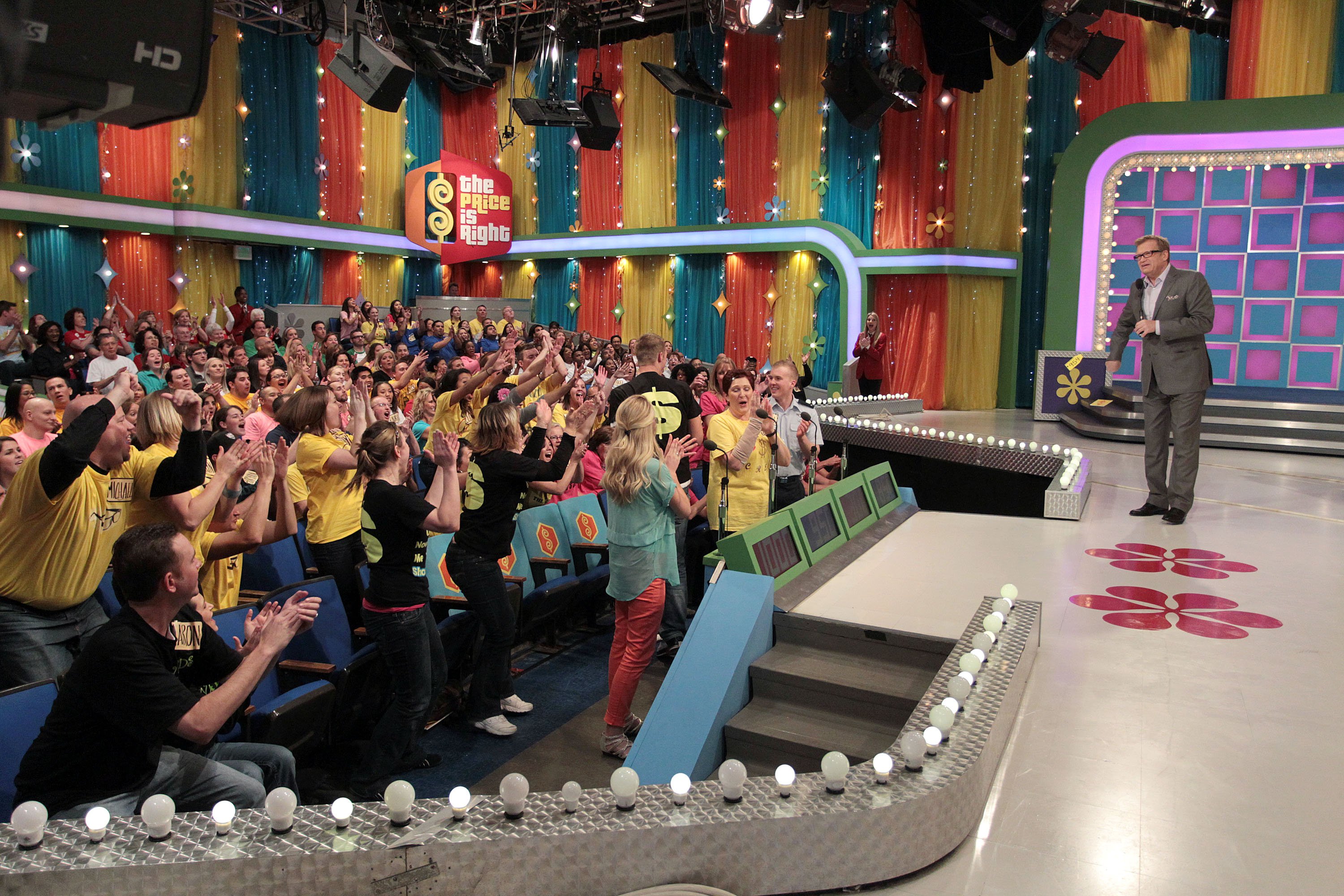 Drew Carey speaking to the studio audience on 'The Price Is Right'