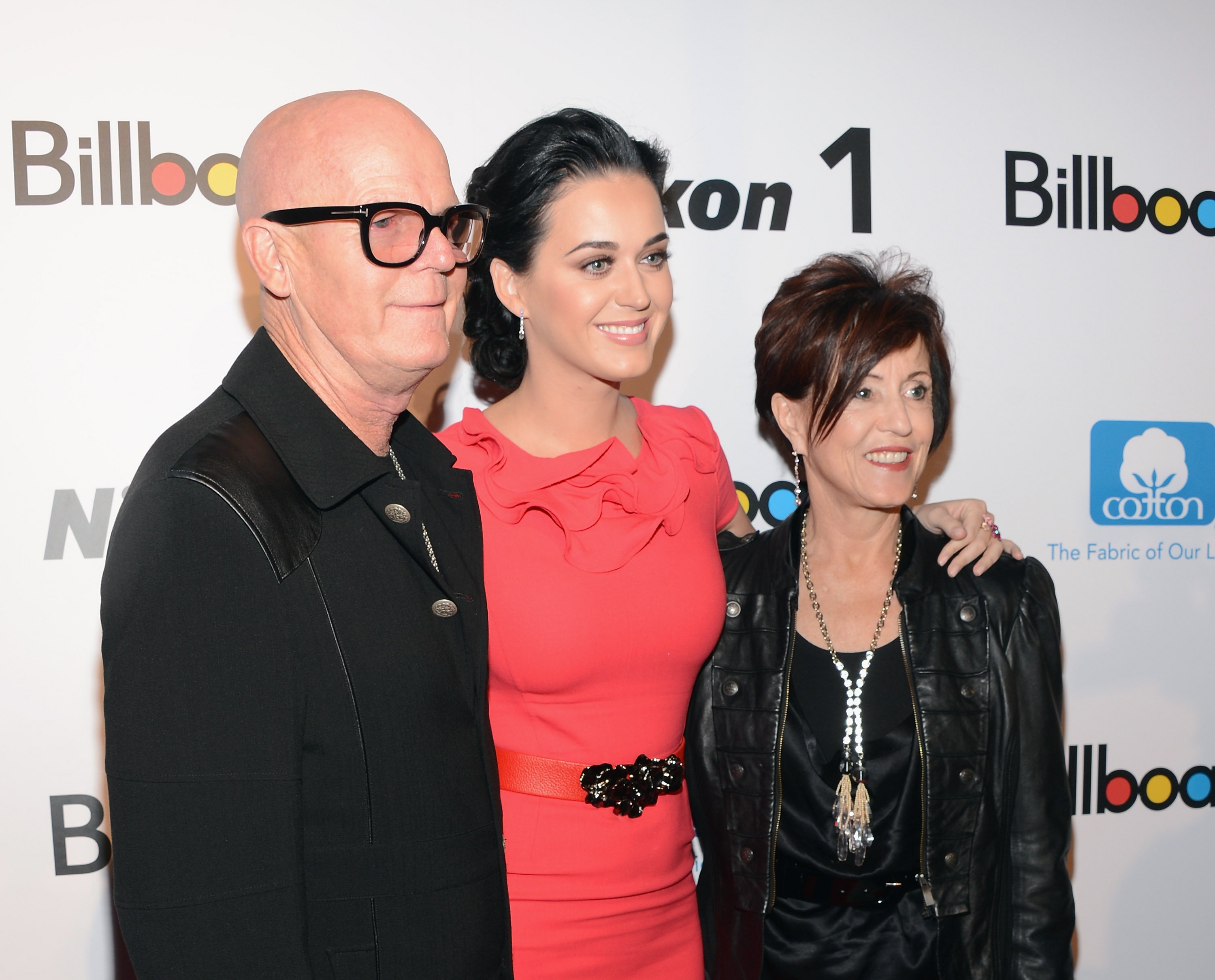 Katy Perry (center) with her father (left), Keith Hudson and mother (right) Mary Hudson in 2012