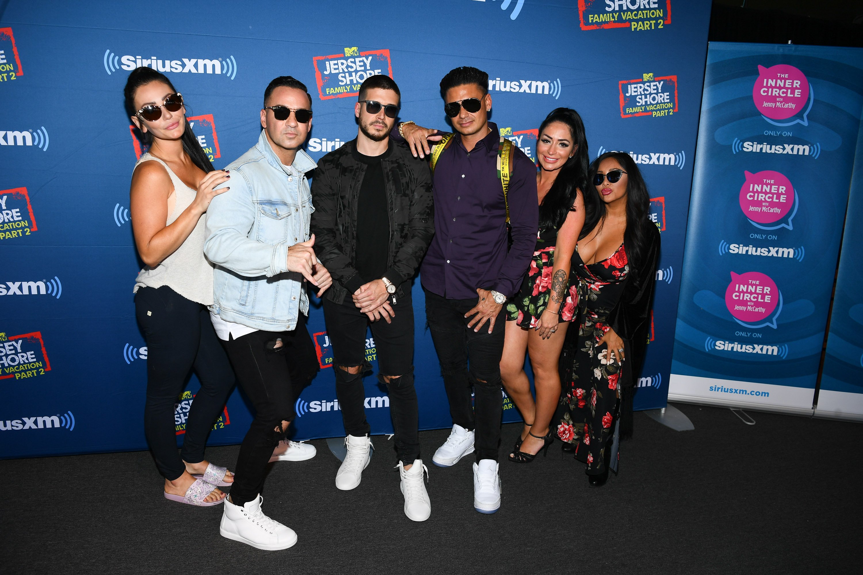 Mike 'The Situation' Sorrentino, Pauly DelVecchio, Nicole 'Snooki' Polizzi, Vinny Guadagnino, Jenni  'JWoww' Farley, and Angelina Pivarnick