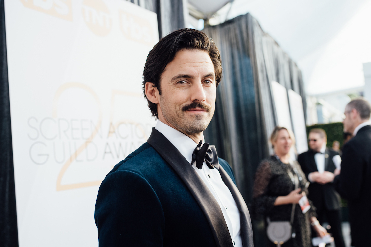 Milo Ventimiglia  on the red carpet at the 2019 Screen Actors Guild Awards