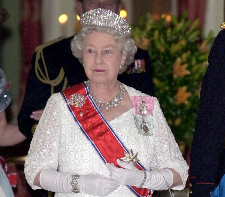  Queen Elizabeth II