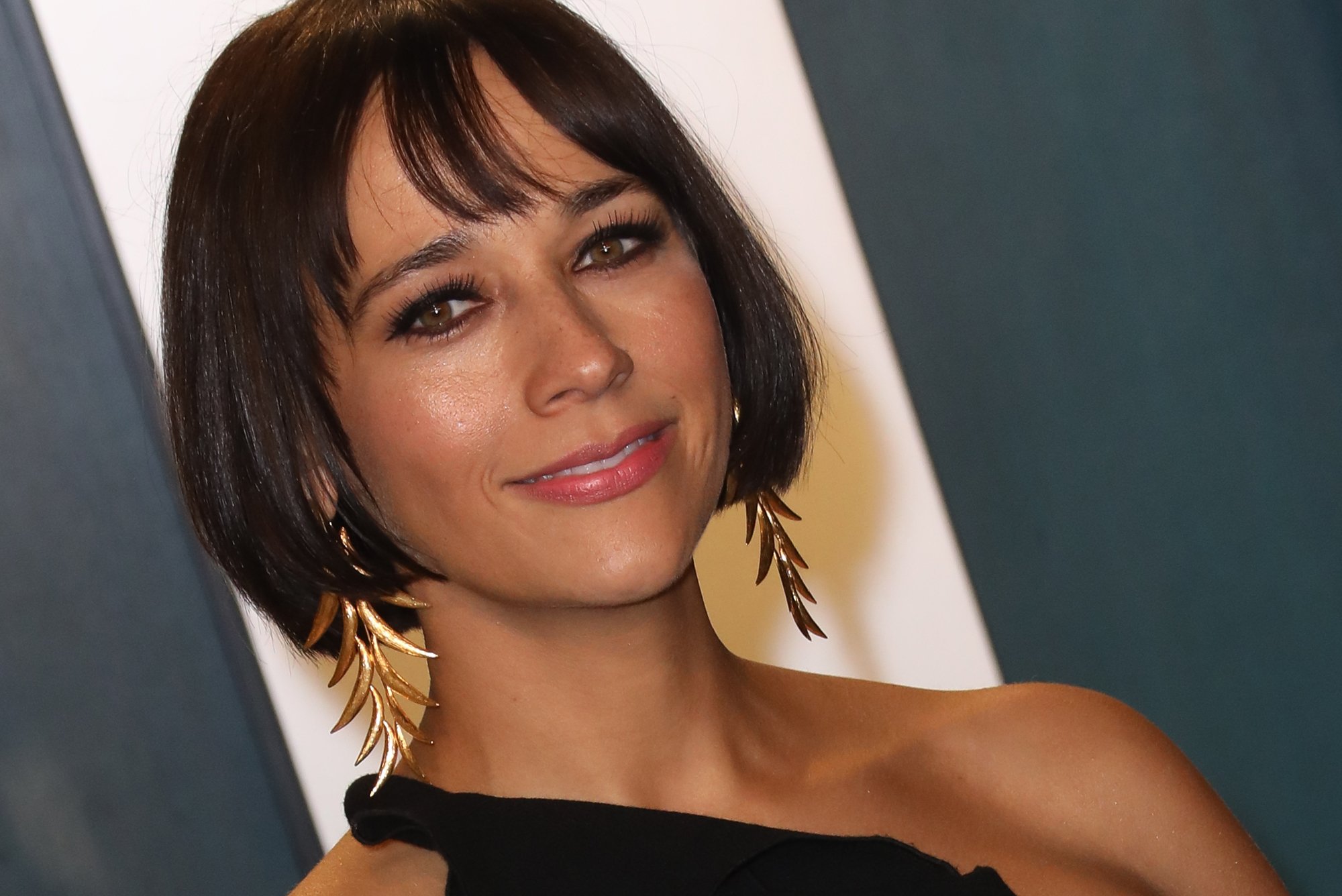 Rashida Jones attends the 2020 Vanity Fair Oscar Party at Wallis Annenberg Center for the Performing Arts on February 09, 2020 in Beverly Hills, California. 