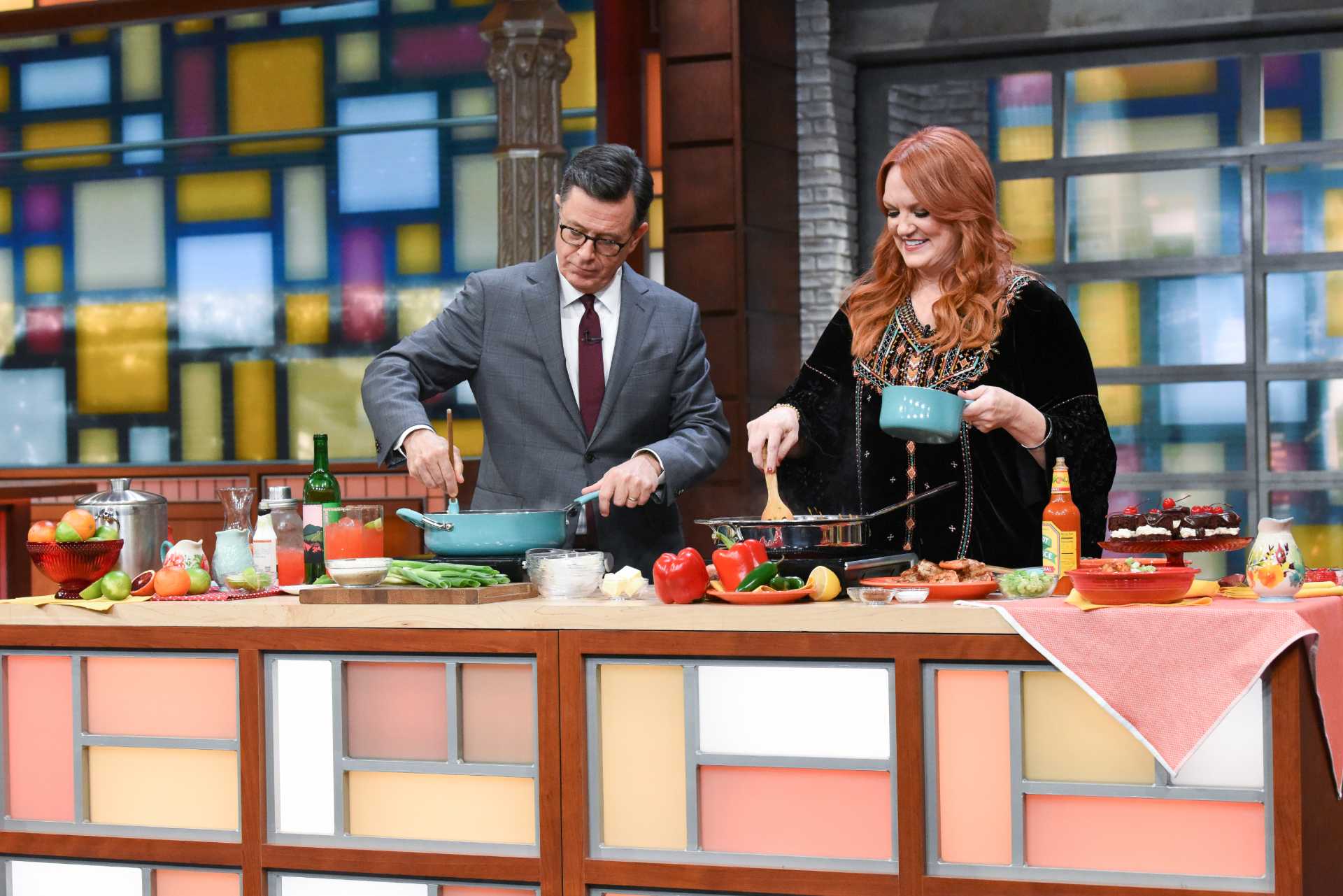 Ree Drummond and Stephen Colbert make one of her recipes on a Late Late Show cooking segment