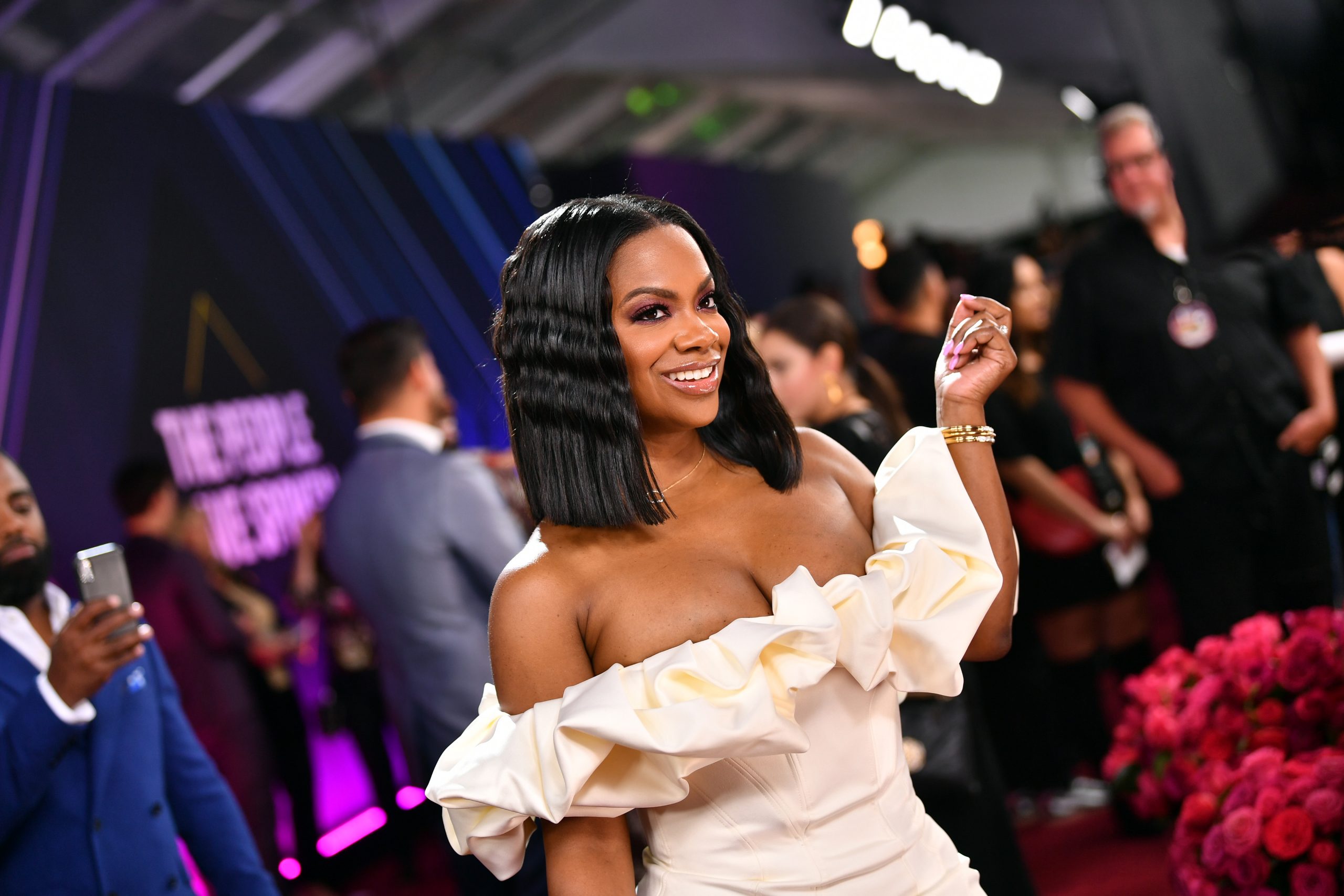 Kandi Burruss arrives to the 2019 E People's Choice Awards