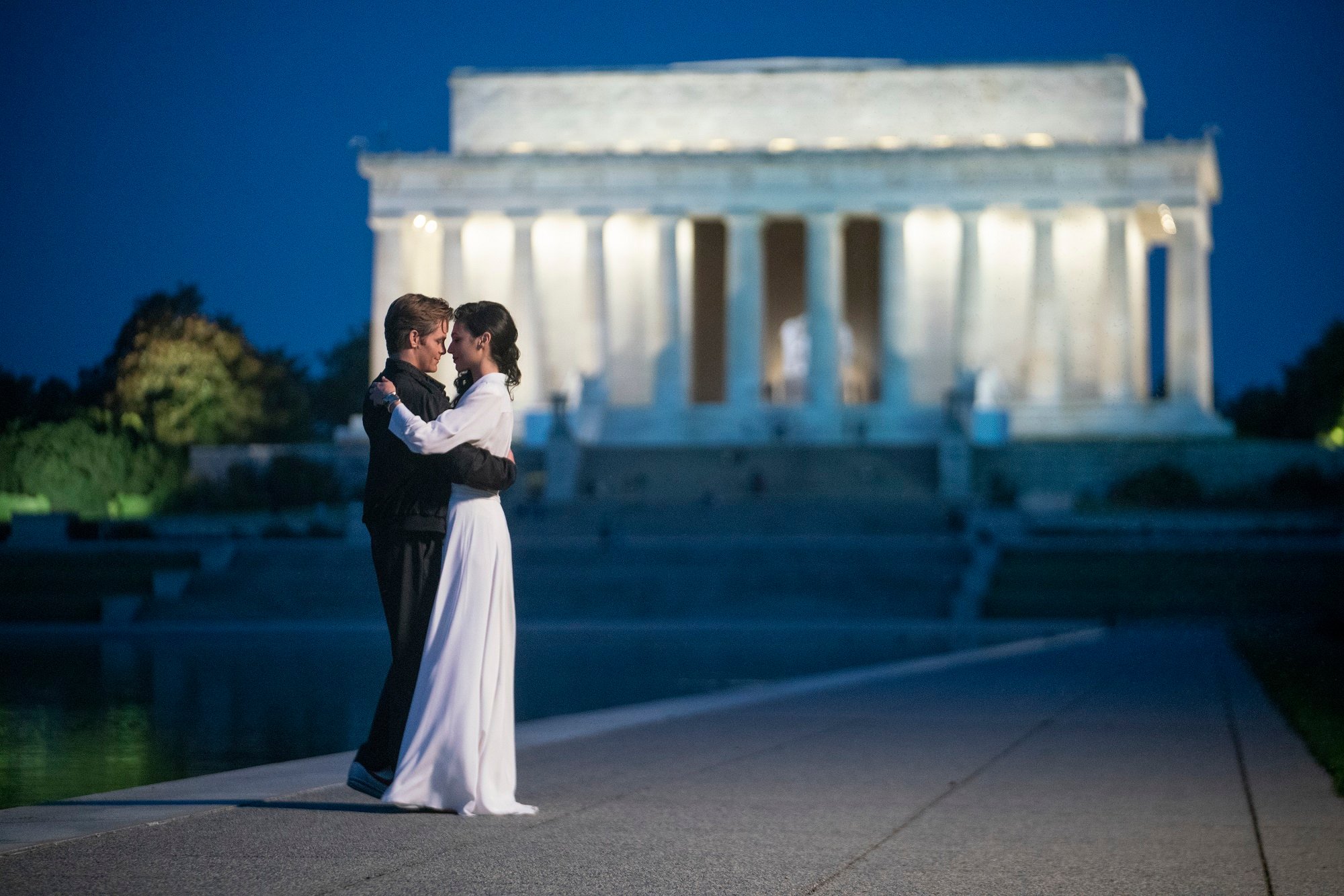 Chris Pine and Gal Gadot in Wonder Woman 1984