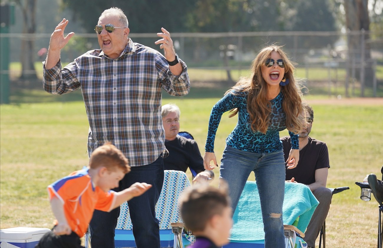 Ed O'Neill gestures in a scene from 'Modern Family'