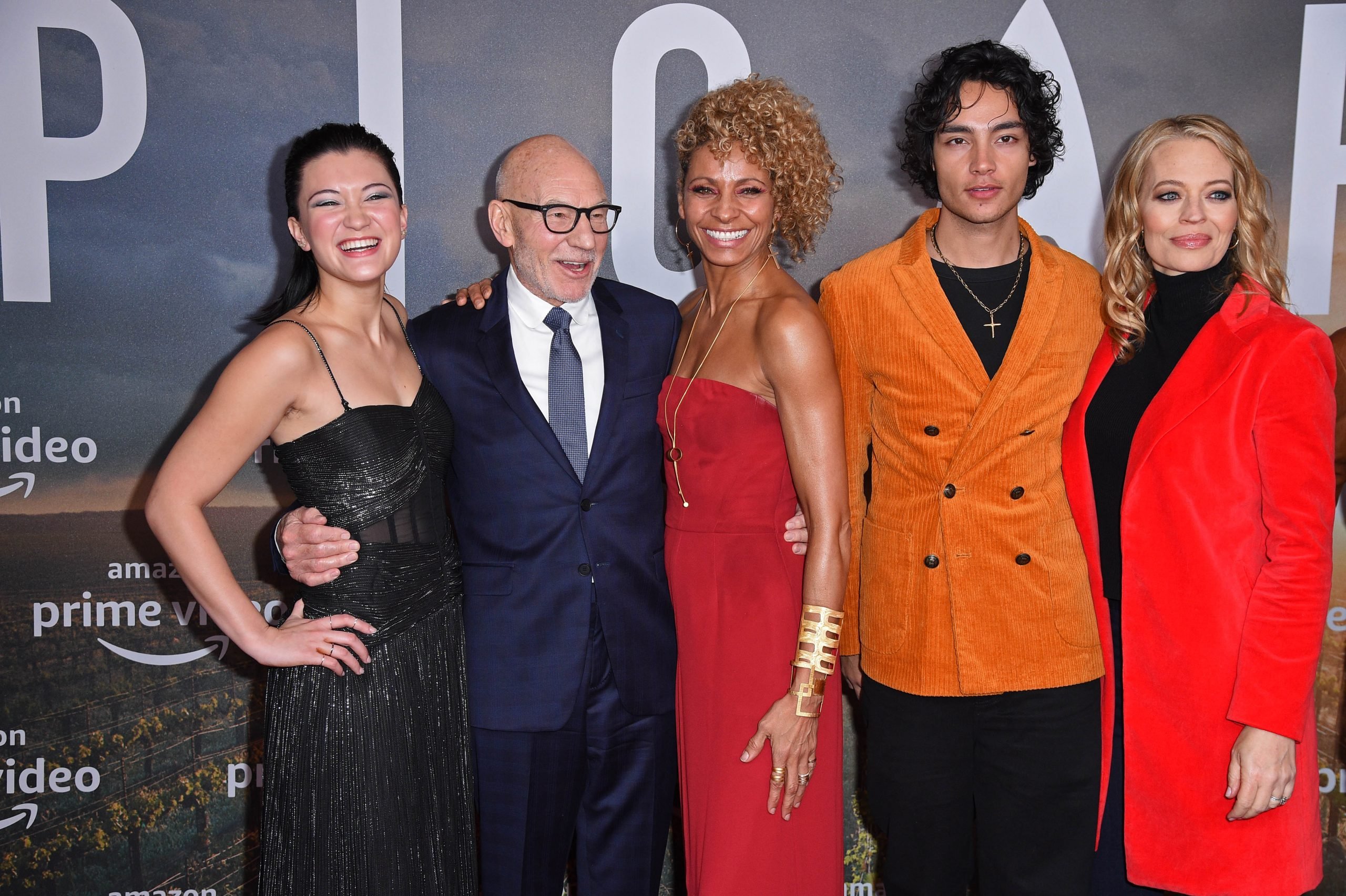 Isa Briones, Sir Patrick Stewart, Michelle Hurd, Evan Evagora, and Jeri Ryan of Star Trek