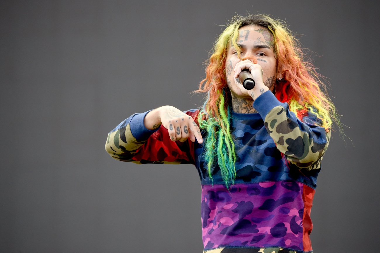 Tekashi 6ix9ine and His Security Squad Confronted by Angry Stranger But He’s Not Fazed