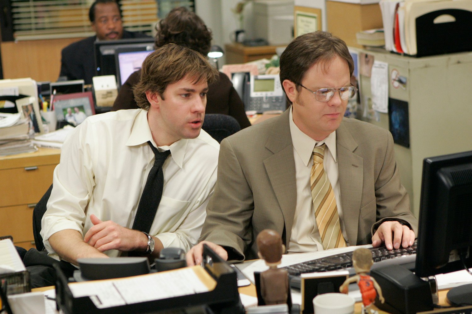 John Krasinski as Jim Halpert and Rainn WIlson as Dwight Schrute on 'The Office'