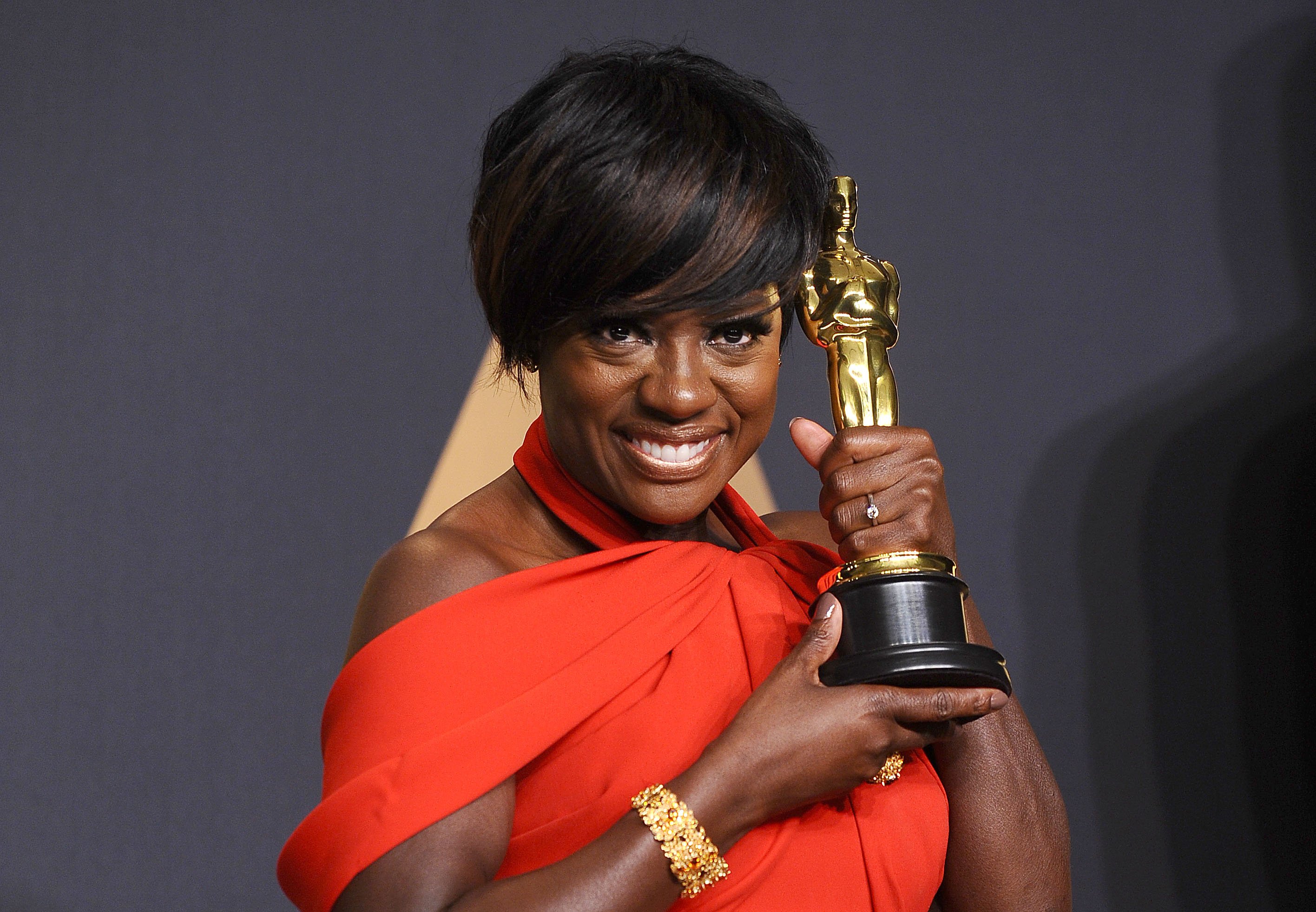 Viola Davis wins Academy Award