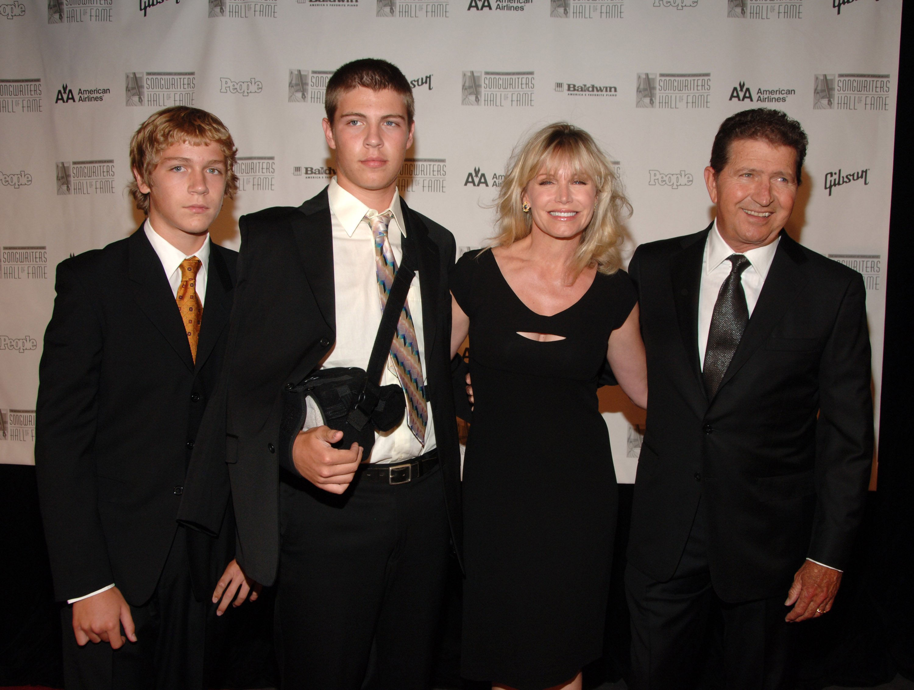 Mac Davis with family in 2006