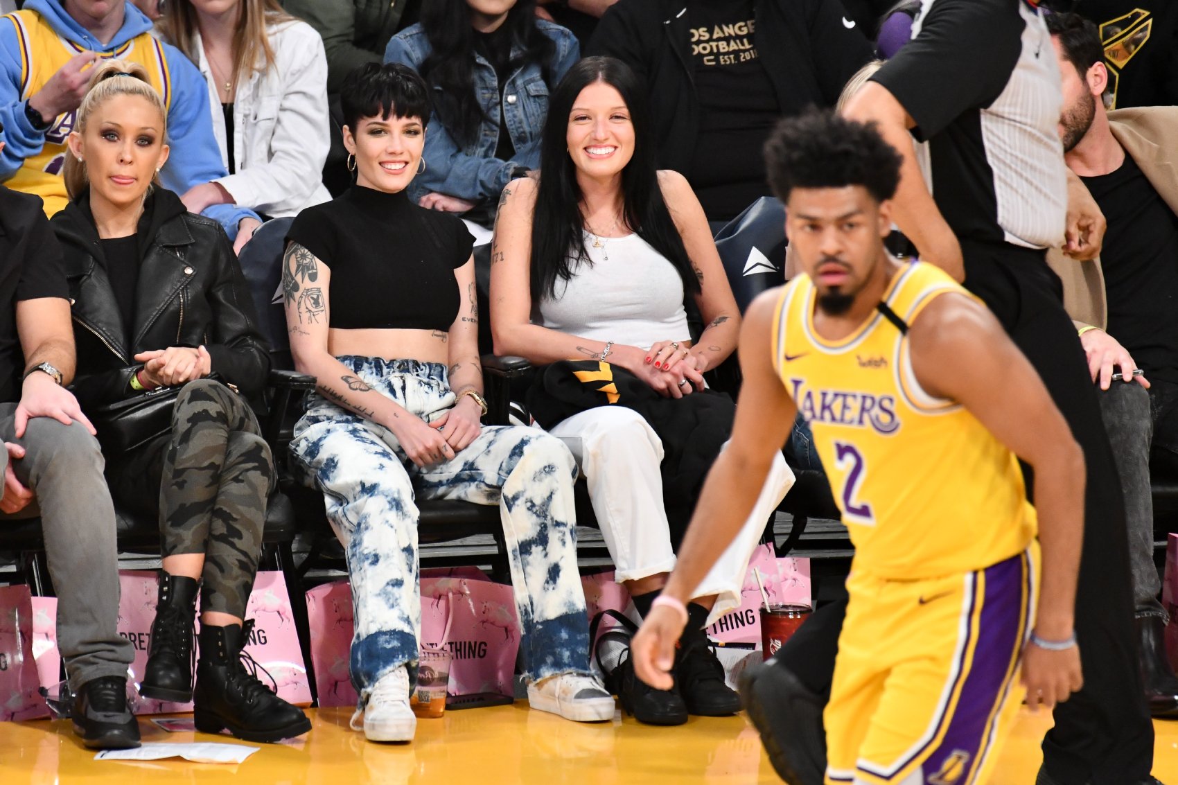 Halsey at a LA Lakers game