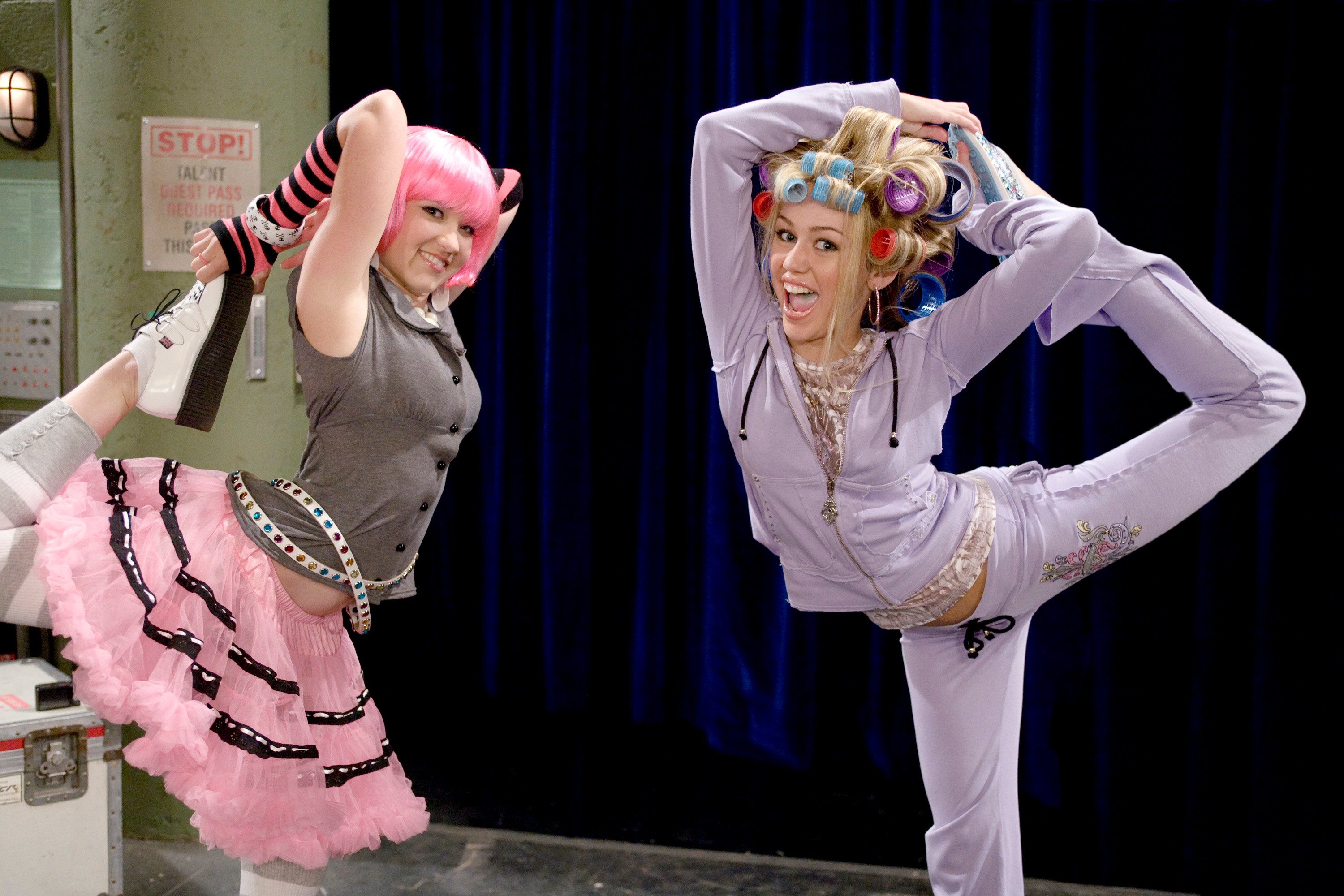 "Don't Stop 'Til You Get The Phone" episode of 'Hannah Montana'