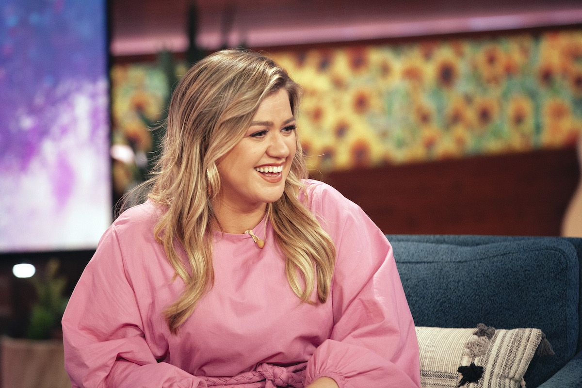 LulaRich': Kelly Clarkson's Private LulaRoe Concert Made at Least
