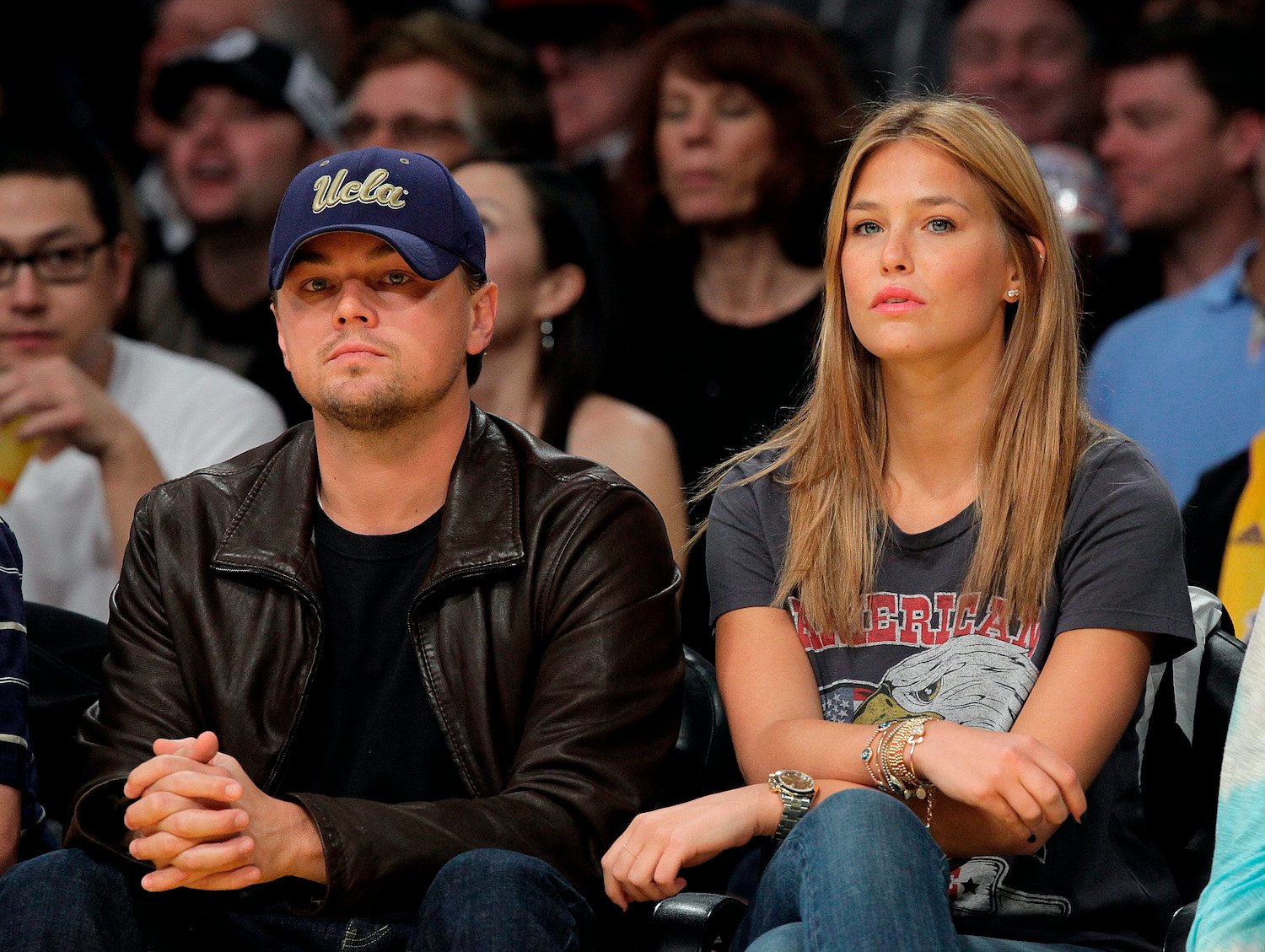 Leonardo DiCaprio and Bar Refaeli at a Lakers game