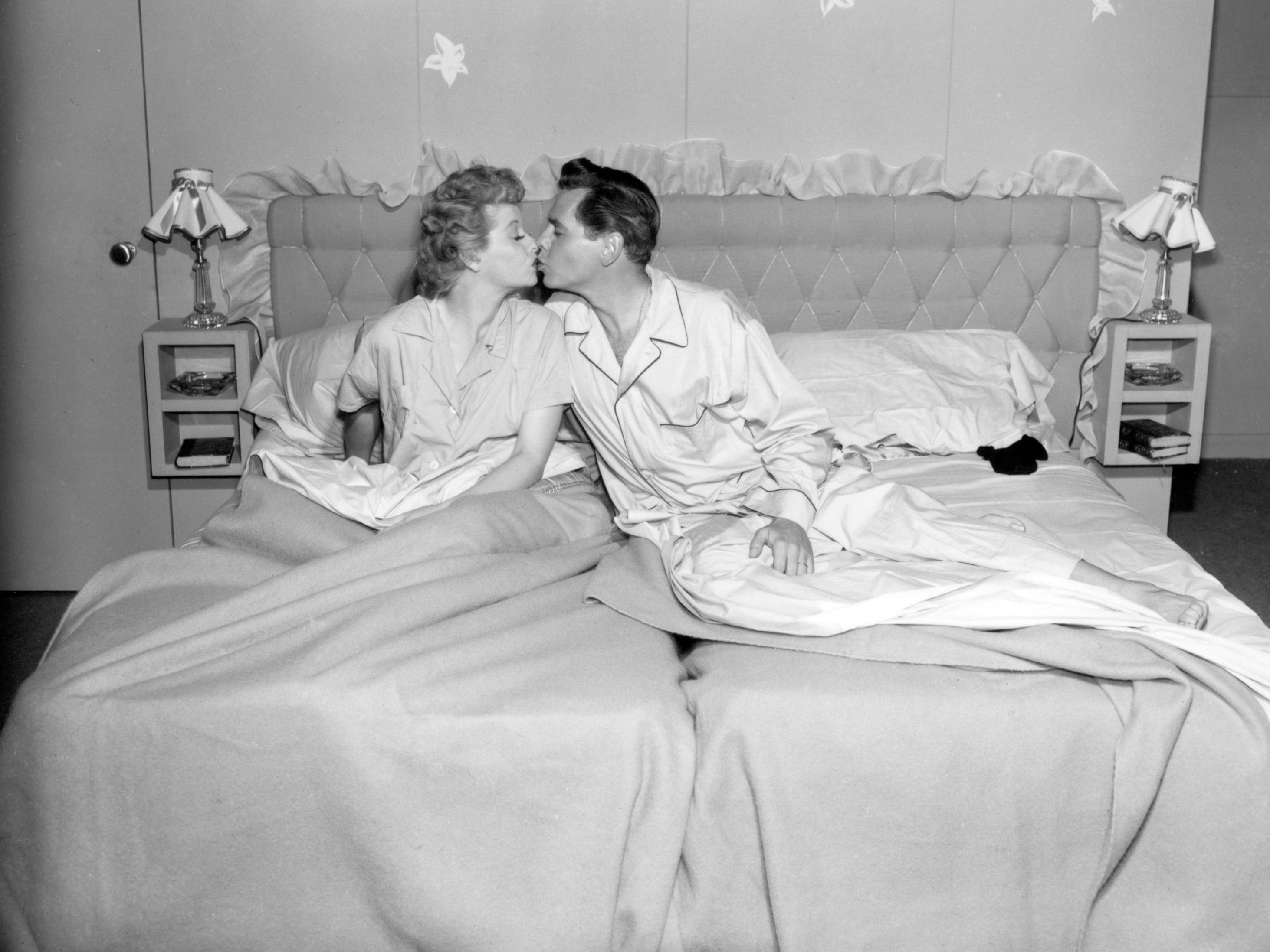 Lucille Ball and Desi Arnaz in 'I Love Lucy'