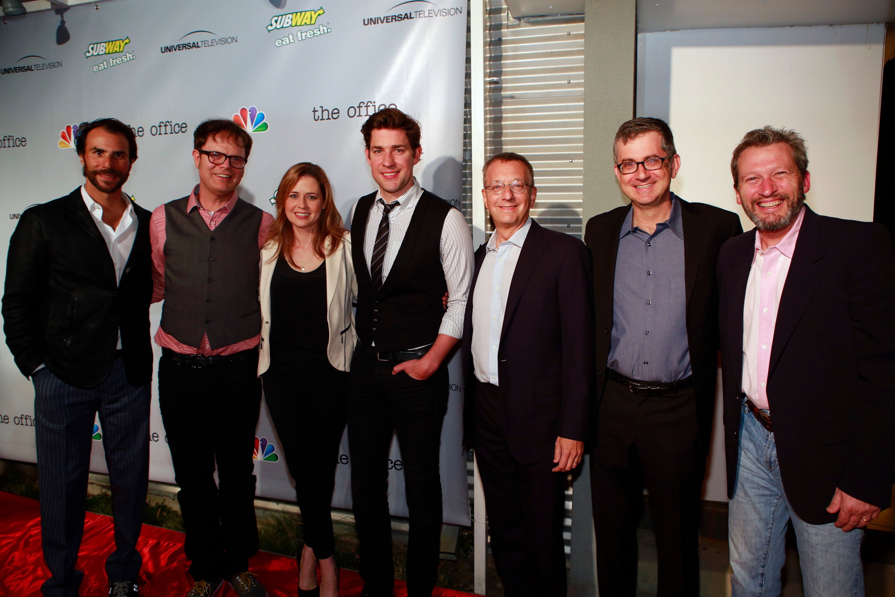 Ben Silverman, Rainn Wilson, Jenna Fischer, John Krasinski, Howard Klein, Greg Daniels, and Ken Kwapis of 'The Office'
