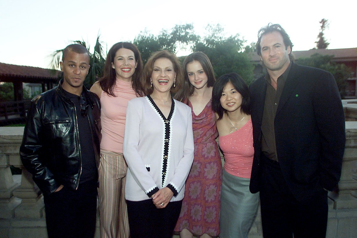 Yanic Truesdale, Lauren Graham, Kelly Bishop, Alexis Bledel, Keiko Agena, and Scott Patterson at the 2001 TCA Awards