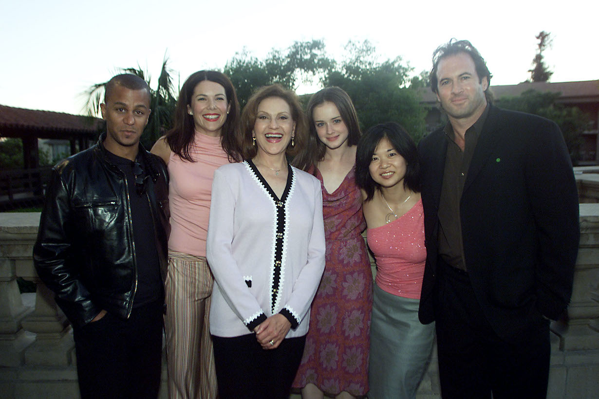 Yanic Truesdale, Lauren Graham, Kelly Bishop, Alexis Bledel, Keiko Agena, and Scott Patterson at the 2001 TCA Awards