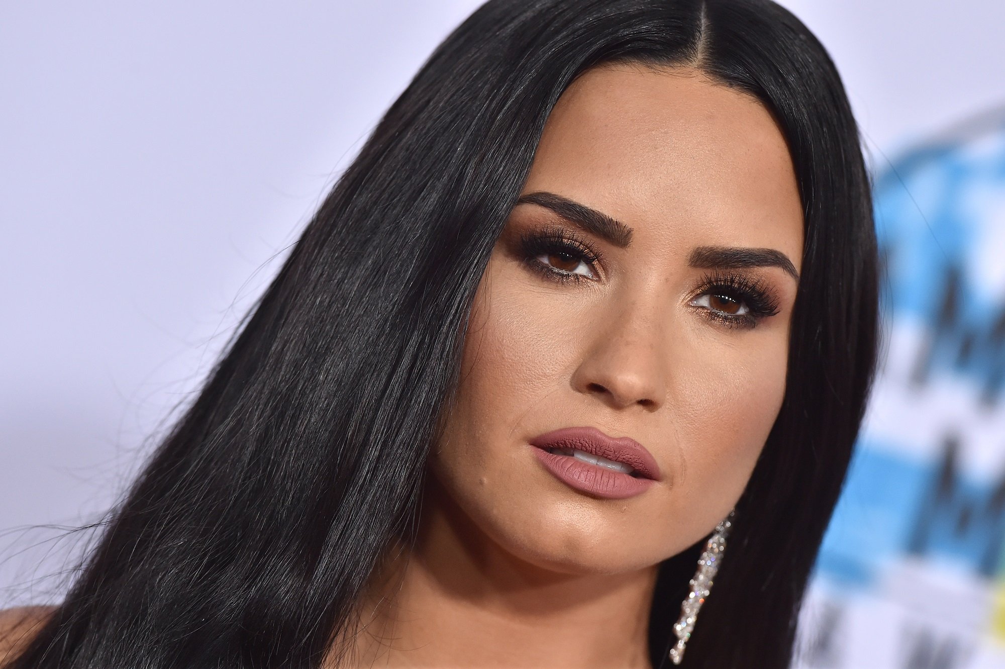 Demi Lovato arrives at the 2017 American Music Awards on November 19, 2017 in Los Angeles, California. 