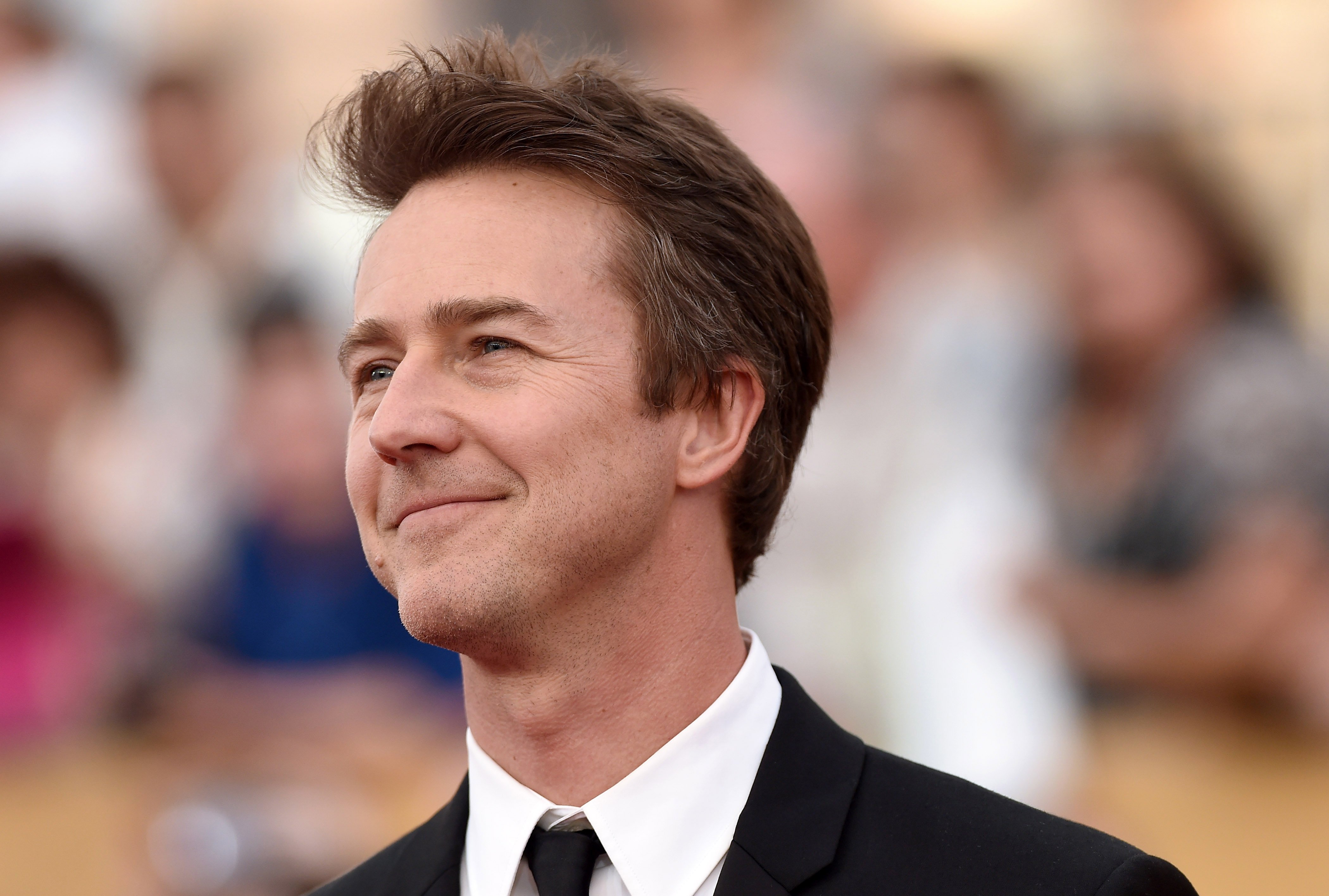 Edward Norton arrives at the 21st Annual Screen Actors Guild Awards at The Shrine Auditorium on January 25, 2015