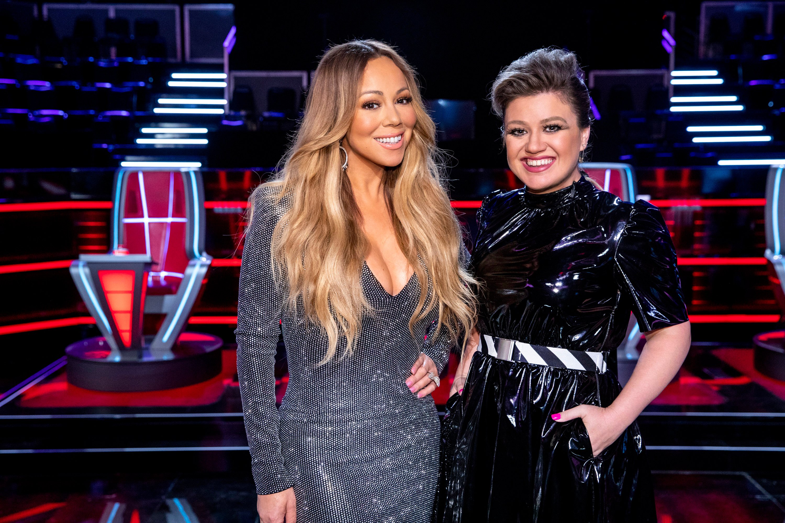 (l-r) Mariah Carey and Kelly Clarkson on 'The Voice' Season 15