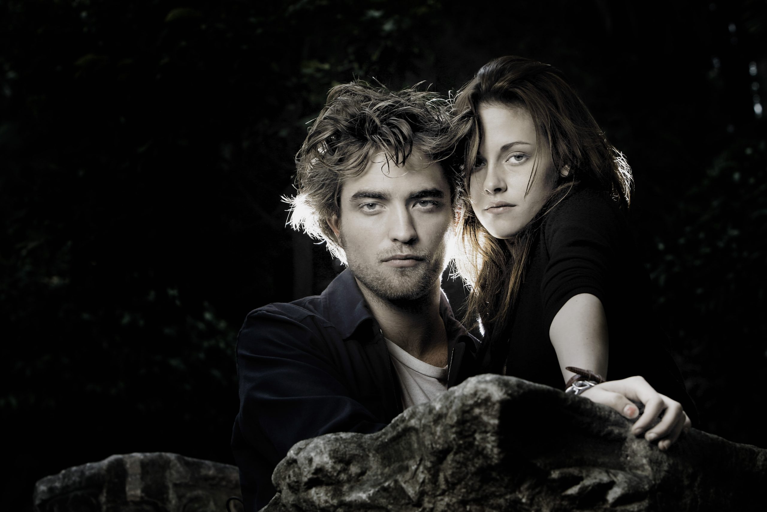 Robert Pattinson and Kristen Stewart pose for the 'Twilight' Portrait Session during the 3rd Rome International Film Festival on October 31, 2008 in Rome, Italy.