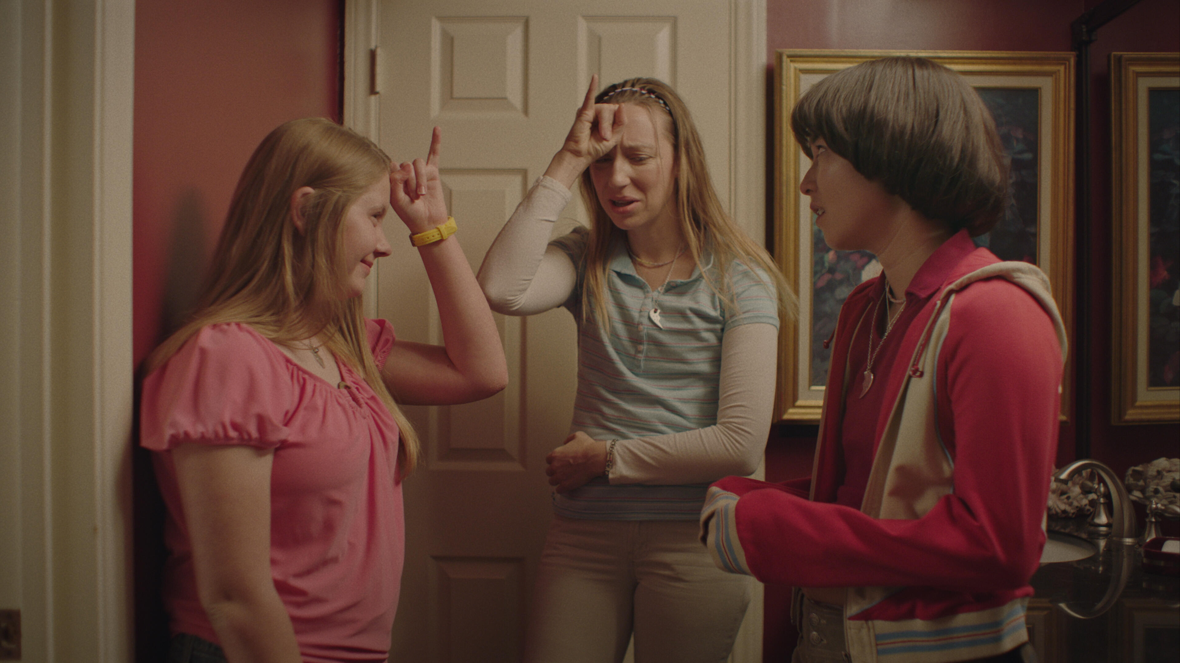 Maura (Ashlee Grubbs), Anna Kone (Anna Konkle), Maya Ishii-Peters (Maya Erskine) in PEN15 Season 2 Episode 'Sleepover'
