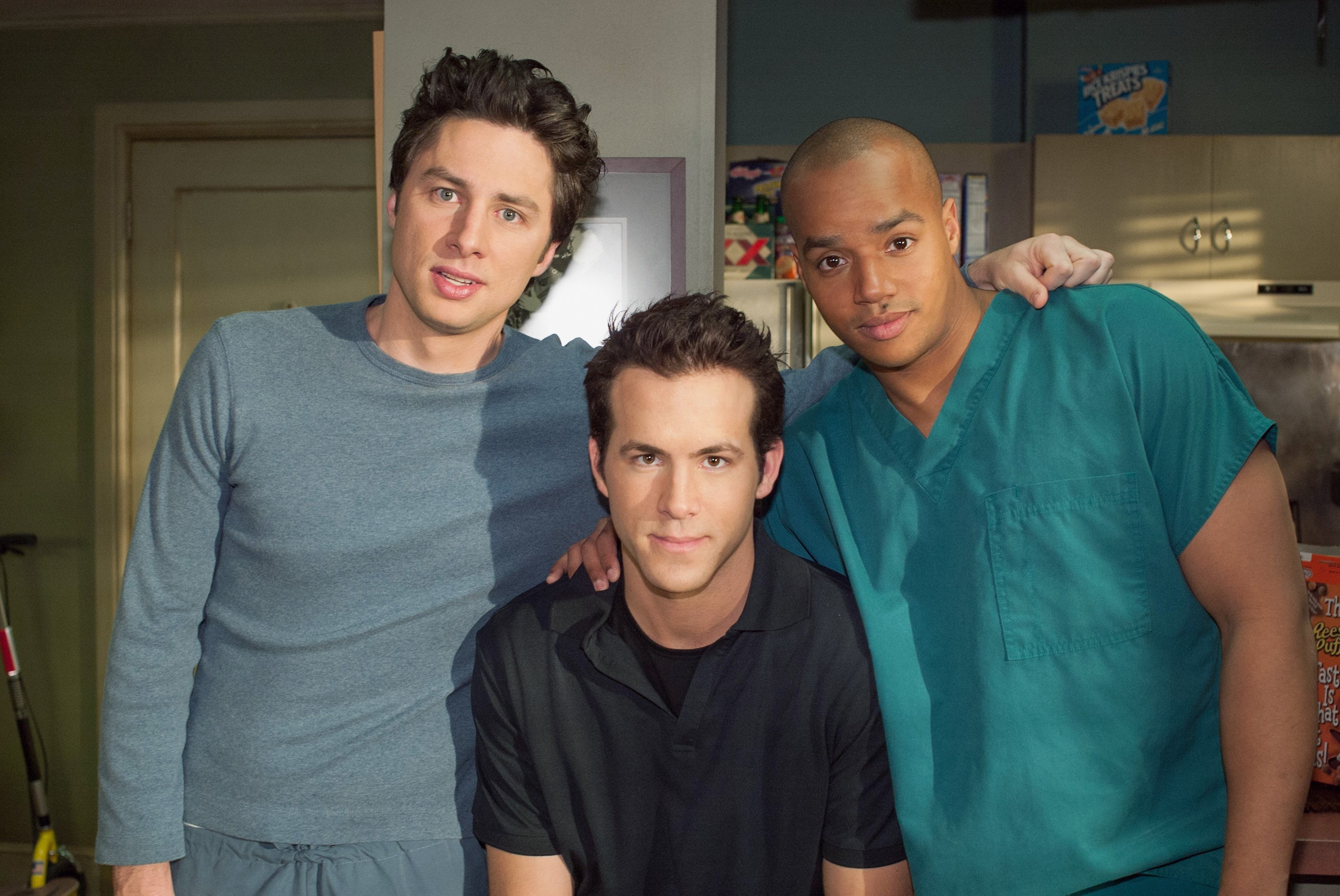 (l-r) Zach Braff as J.D., Ryan Reynolds as Spence, and Donald Faison as Turk in 'Scrubs'