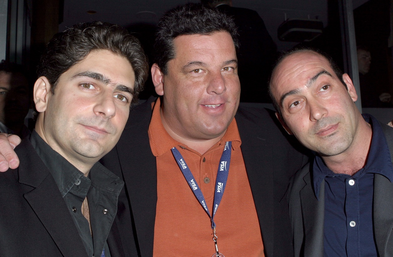 'Sopranos' actors posing together