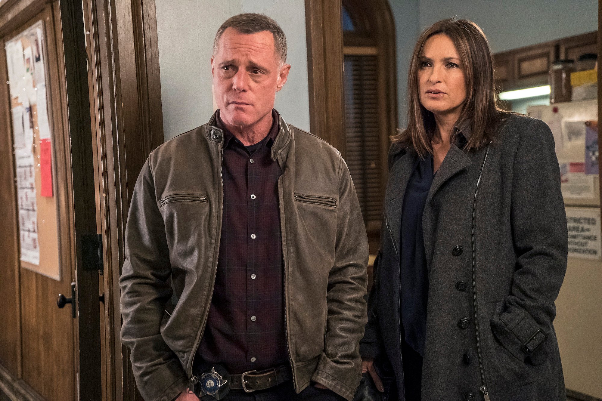 (L-R) Jason Beghe as Hank Voight, Mariska Hargitay as Olivia Benson on 'Chicago P.D.'