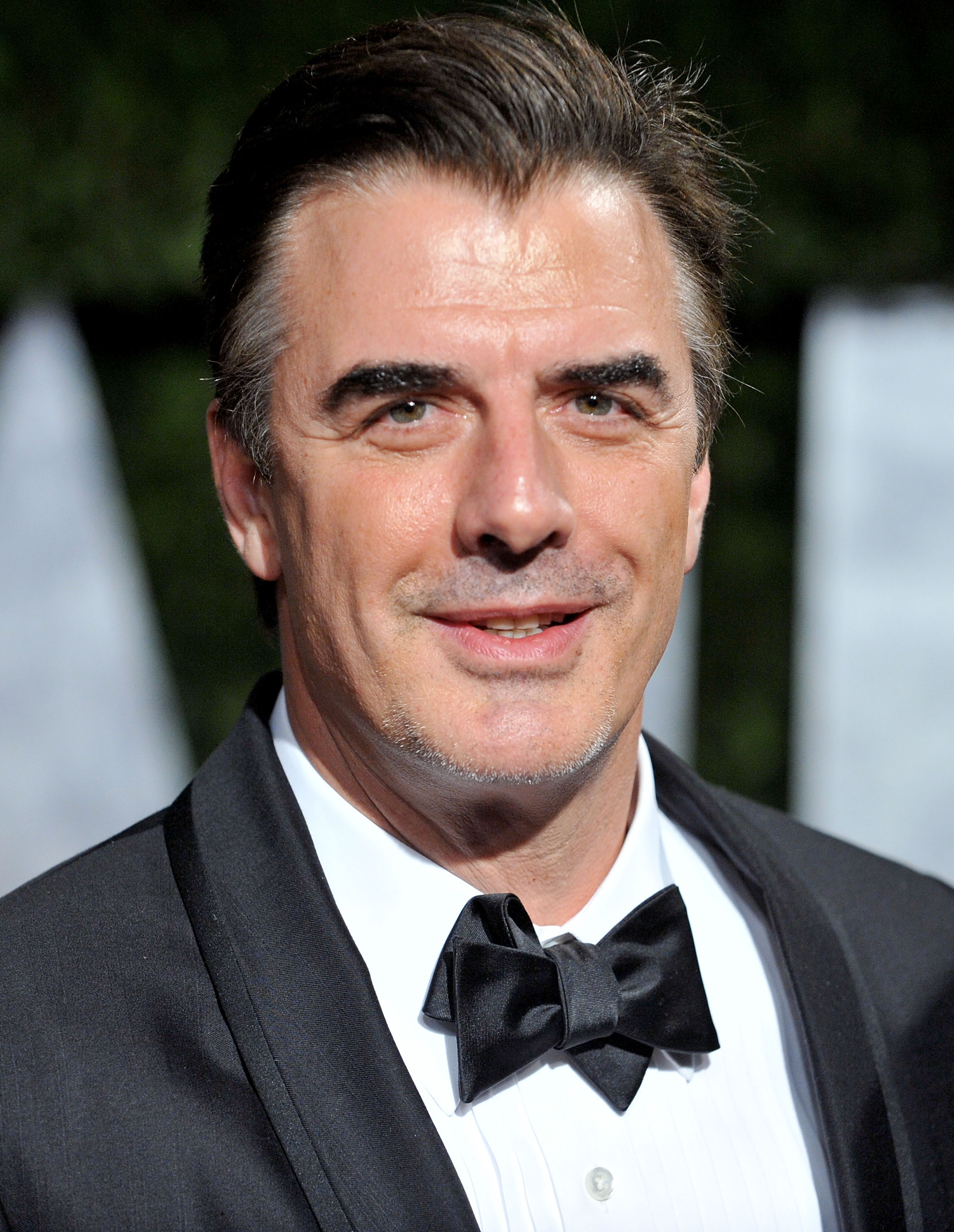 Chris Noth arrives at the 2010 Vanity Fair Oscar Party