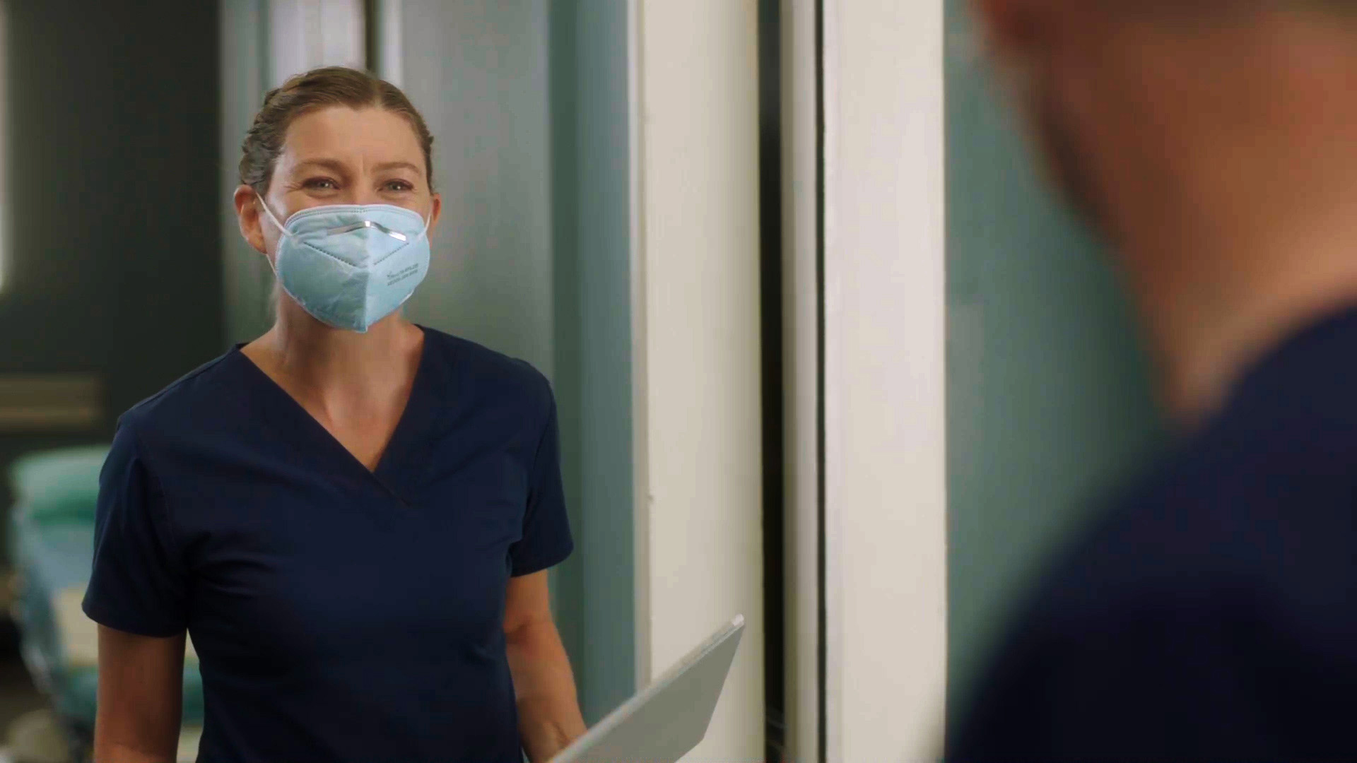 Ellen Pompeo as Meredith Grey on the 'Grey's Anatomy' Season 17 premiere in 2020 wearing a mask